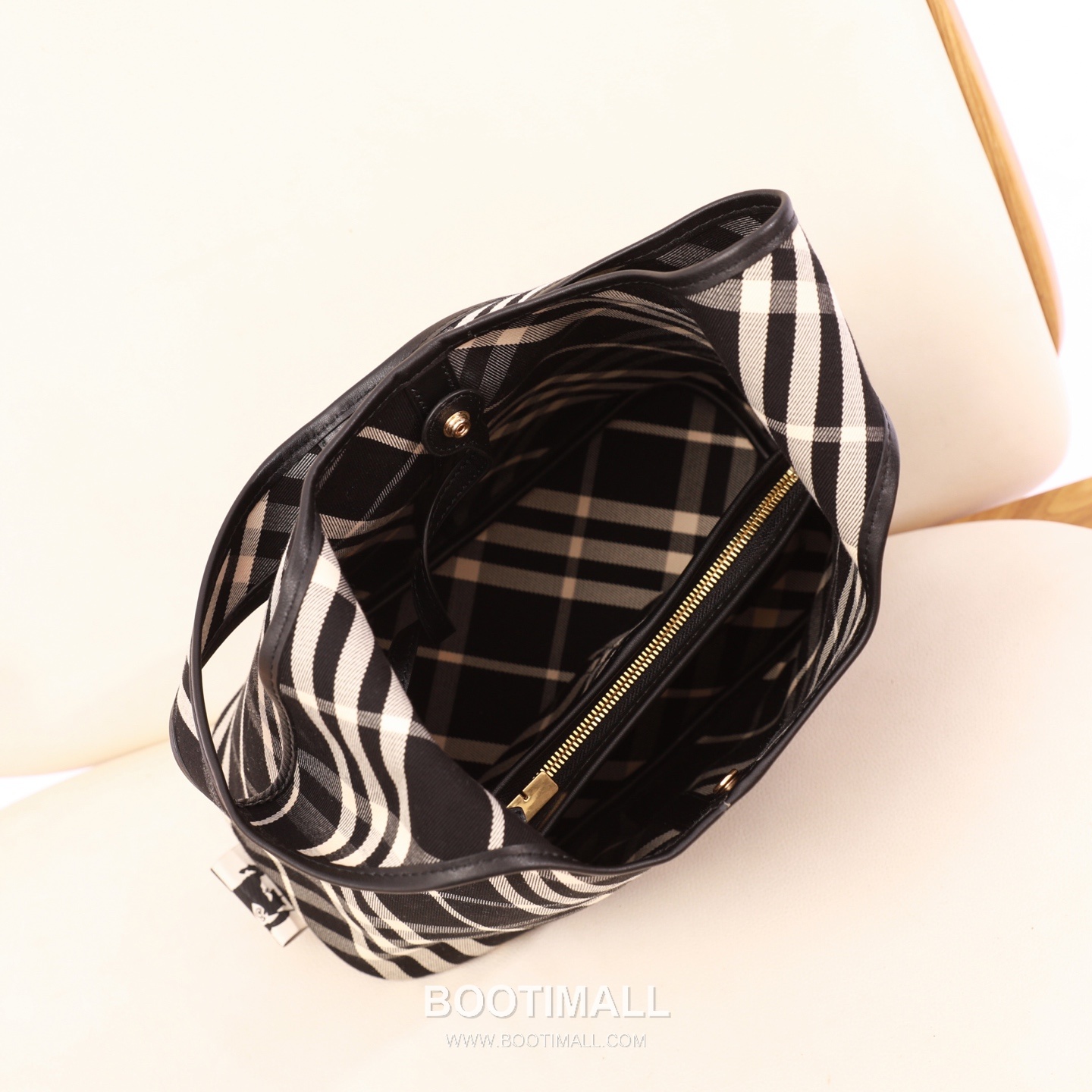 Burberry Diagonal Check Hobo Tote Diagonal Check Fabric Hobo Tote Bag 버버리 대각 체크 호보 토트 대각 체크 패브릭 호보 토트백 46.5cm 38