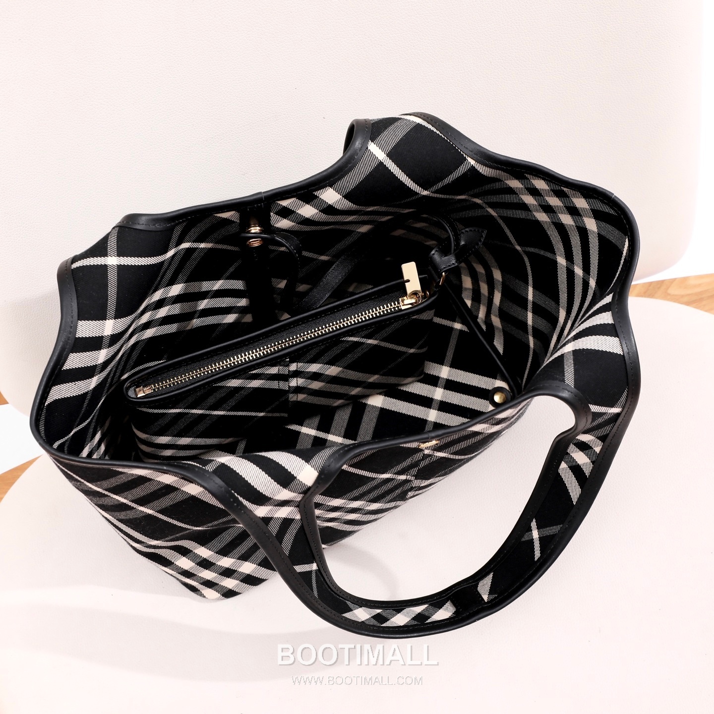 Burberry Diagonal Check Hobo Tote Diagonal Check Fabric Hobo Tote Bag 버버리 다이아고날 체크 호보 토트 다이아고날 체크 패브릭 호보 토트백 41cm 19