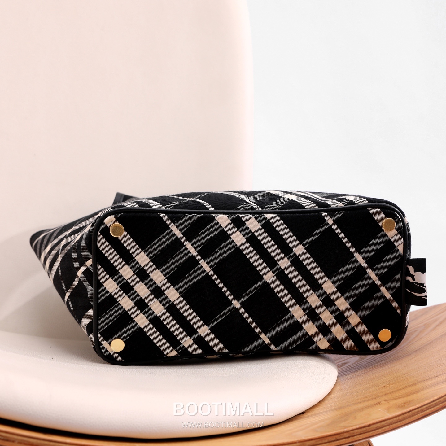 Burberry Diagonal Check Hobo Tote Diagonal Check Fabric Hobo Tote Bag 버버리 다이아고날 체크 호보 토트 다이아고날 체크 패브릭 호보 토트백 41cm 21