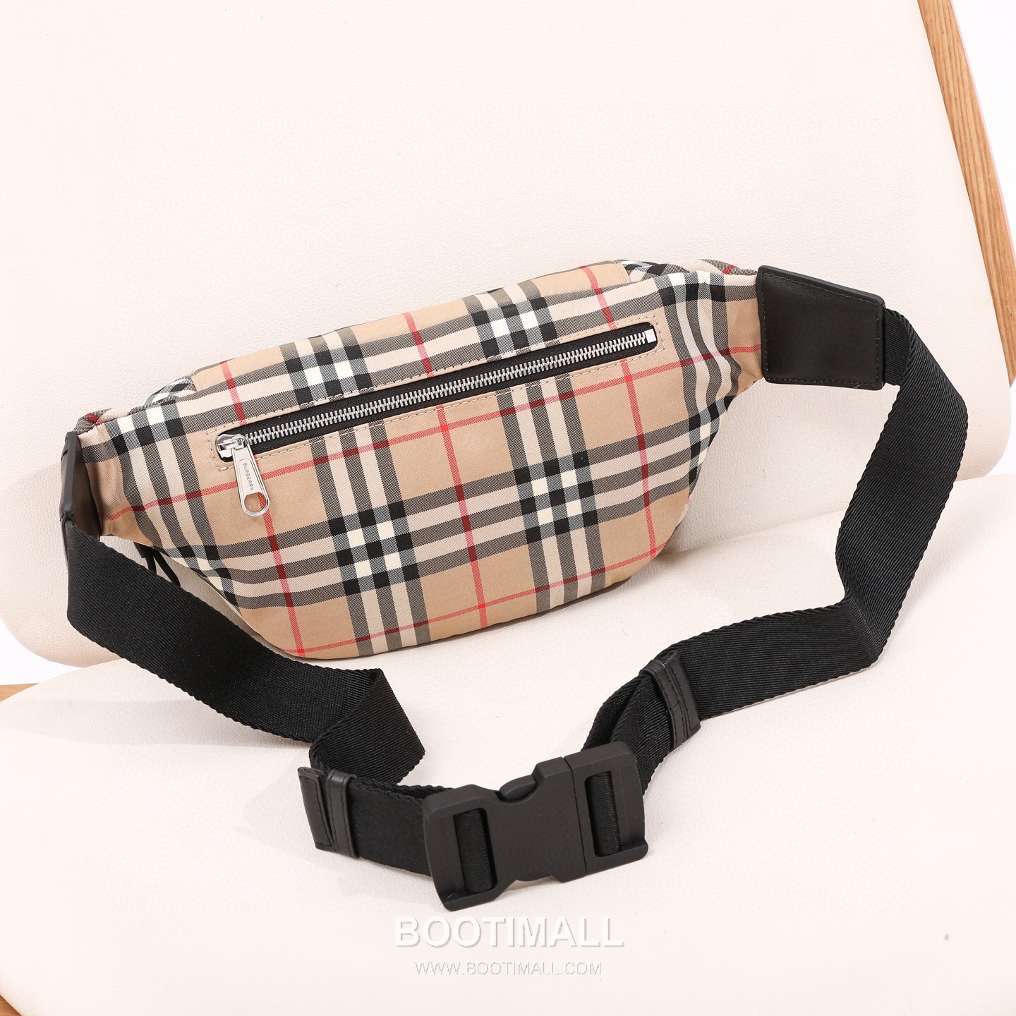 Burberry Vintage Check Jacquard Belt Bag Vintage Check Cotton 버버리 빈티지 체크 자카드 벨트백 빈티지 체크 코튼 31cm 2