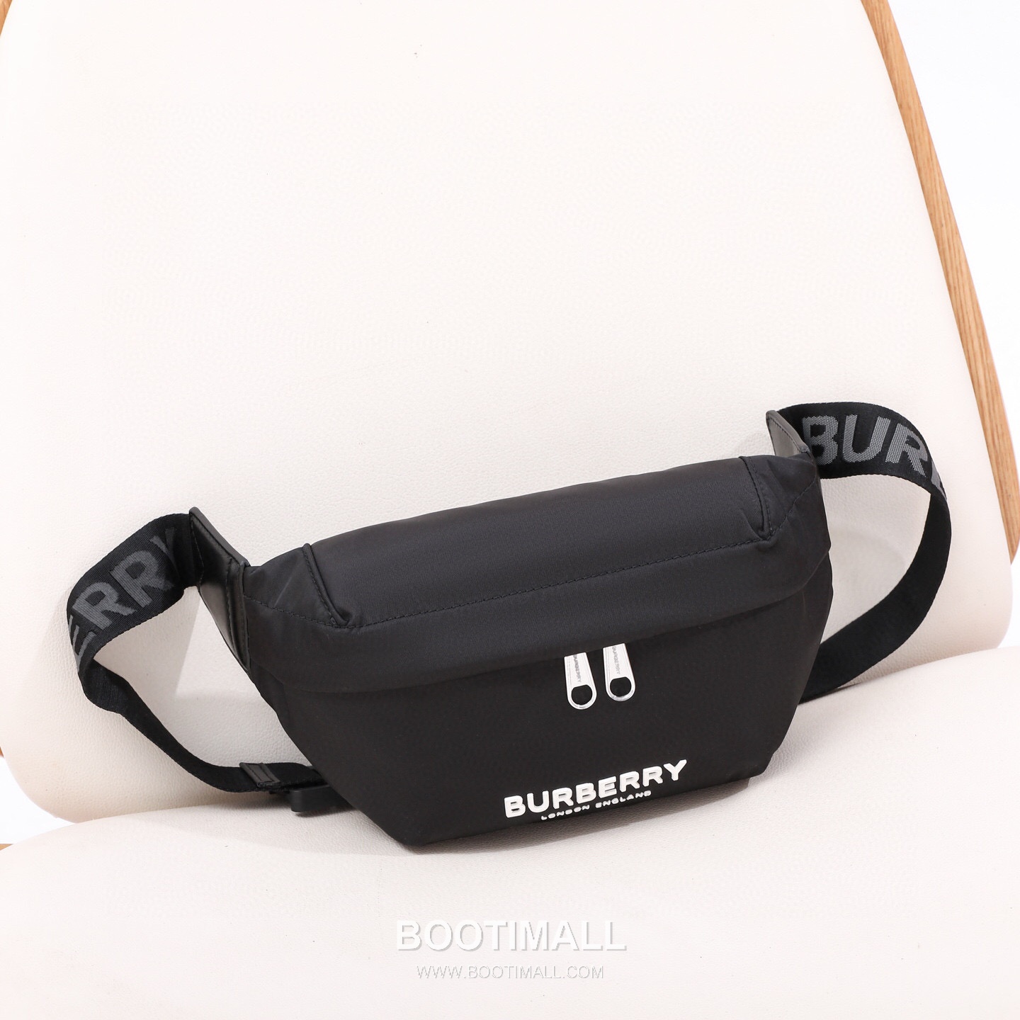 Burberry Logo Print ECONYL Belt Bag ECONYL Recycled Nylon 버버리 로고 프린트 ECONYL 벨트백 ECONYL 재생 나일론 31cm 1
