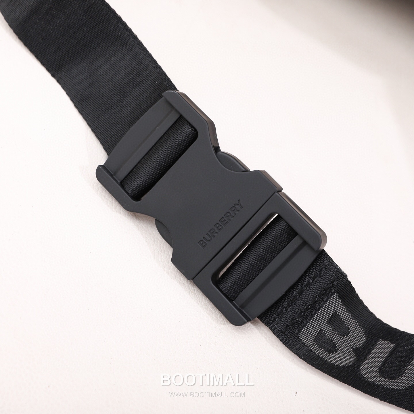 Burberry Logo Print ECONYL Belt Bag ECONYL Recycled Nylon 버버리 로고 프린트 ECONYL 벨트백 ECONYL 재생 나일론 31cm 5