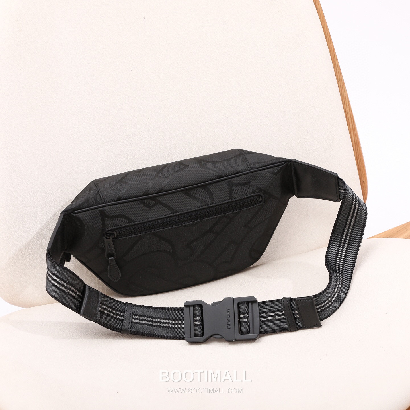 Burberry Logo Cotton Canvas Belt Bag Cotton Canvas 버버리 로고 코튼 캔버스 벨트백 297948 코튼 캔버스 31cm 2