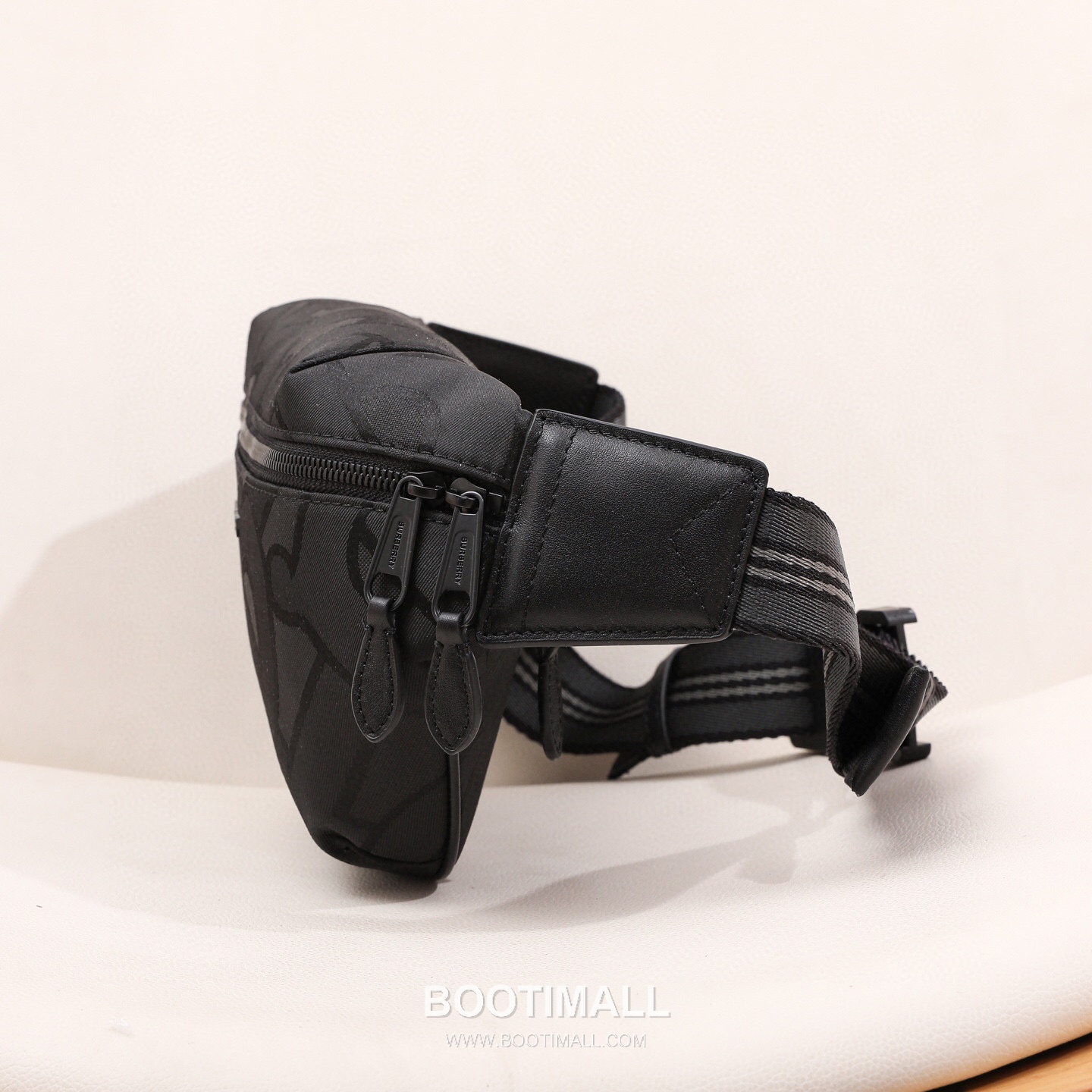 Burberry Logo Cotton Canvas Belt Bag Cotton Canvas 버버리 로고 코튼 캔버스 벨트백 297948 코튼 캔버스 31cm 3