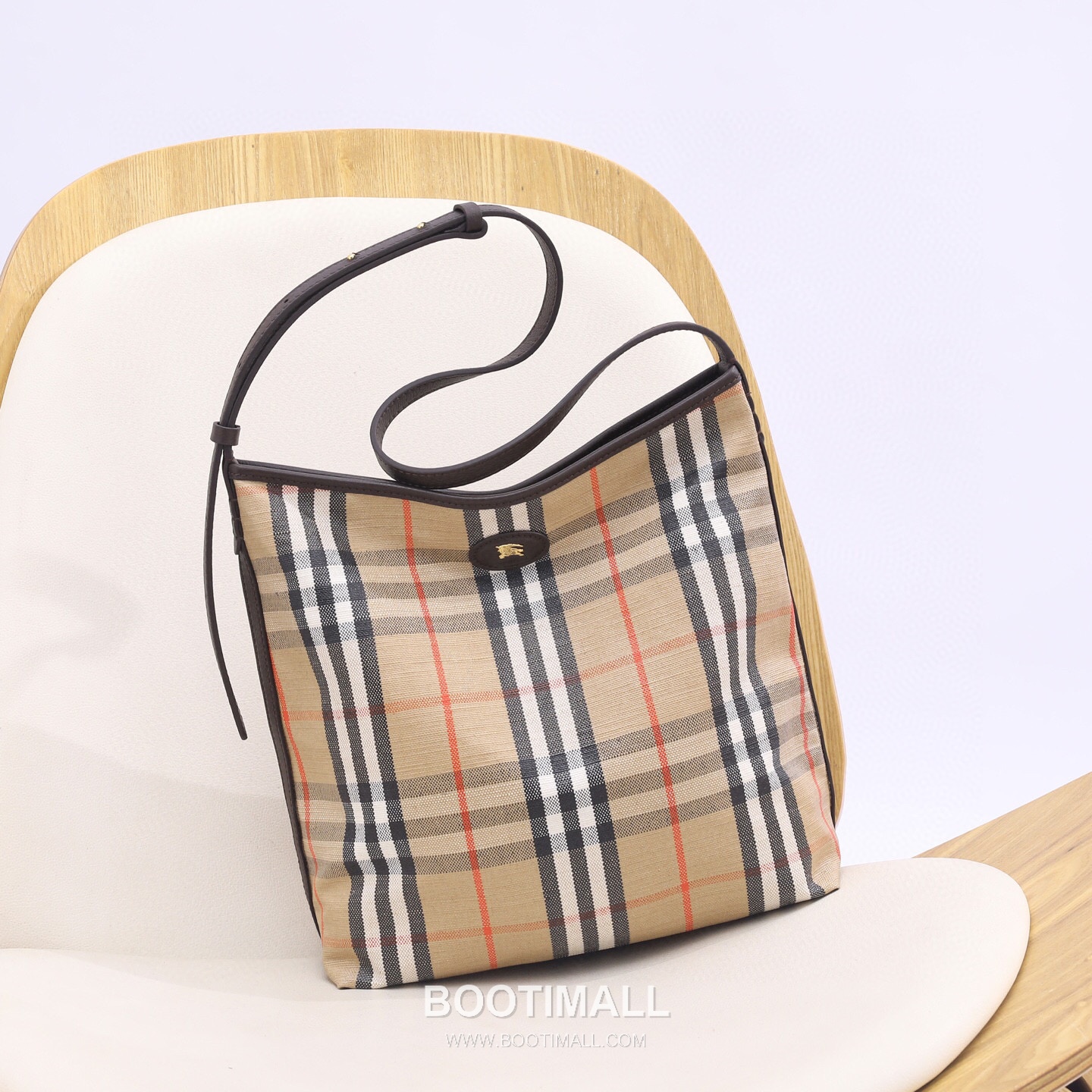 Burberry Highlands Large Tote Sand Tote Bag 버버리 하이랜드 라지 토트백 샌드 3