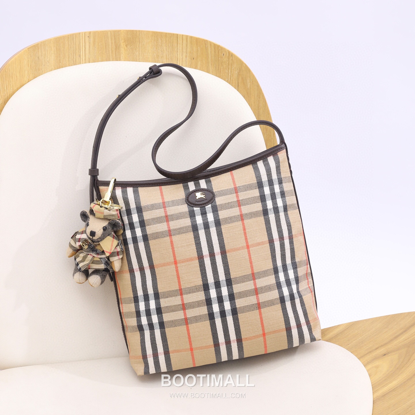 Burberry Highlands Large Tote Sand Tote Bag 버버리 하이랜드 라지 토트백 샌드 4