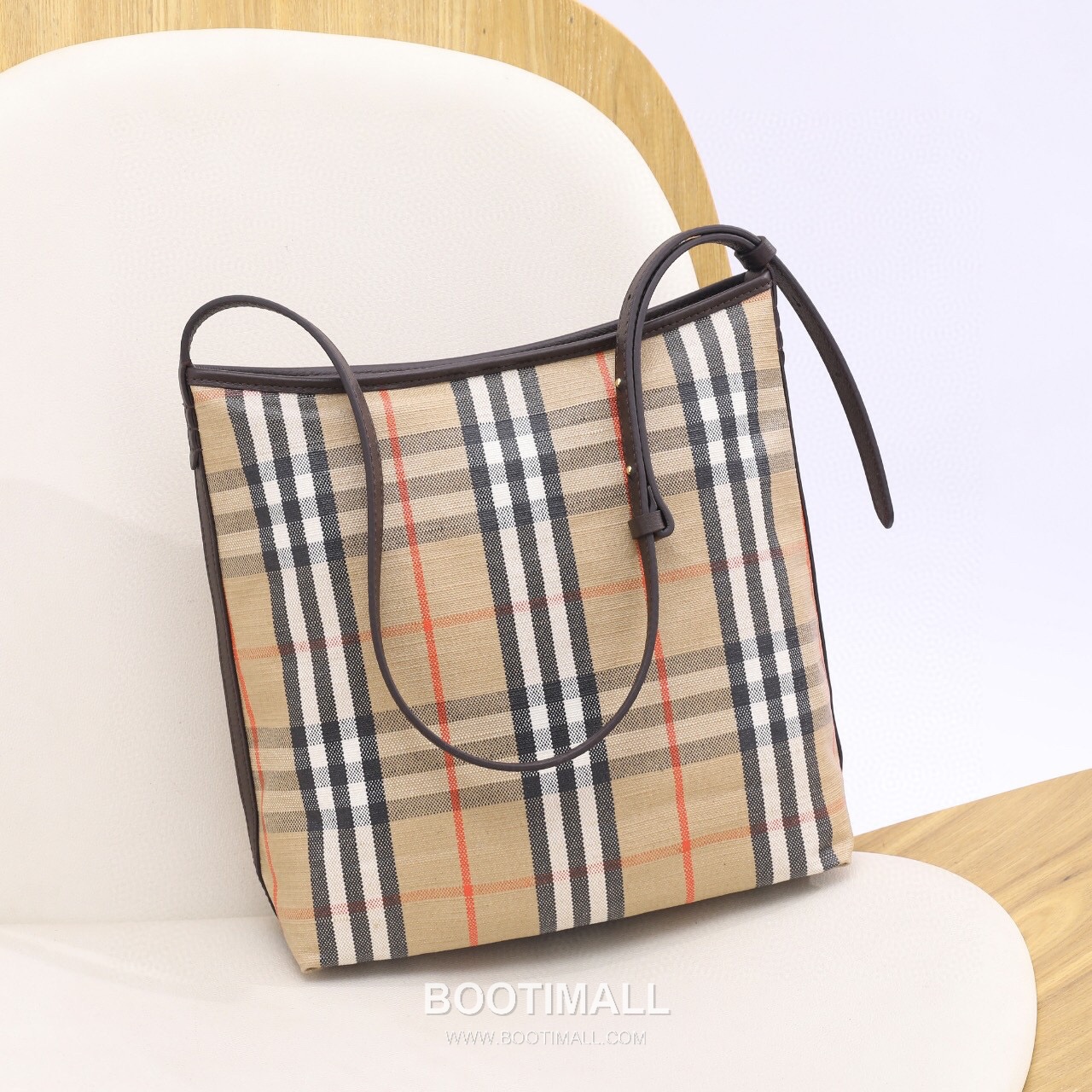 Burberry Highlands Large Tote Sand Tote Bag 버버리 하이랜드 라지 토트백 샌드 5
