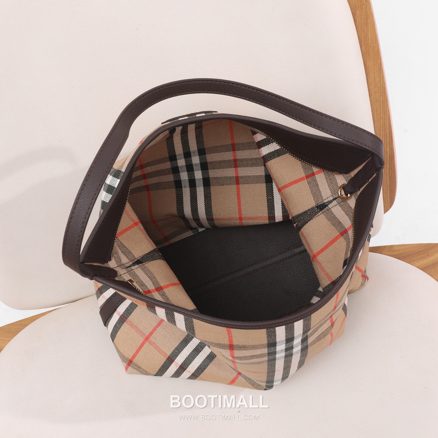 Burberry Highlands Large Tote Sand Tote Bag 버버리 하이랜드 라지 토트 샌드 토트백 38cm 11