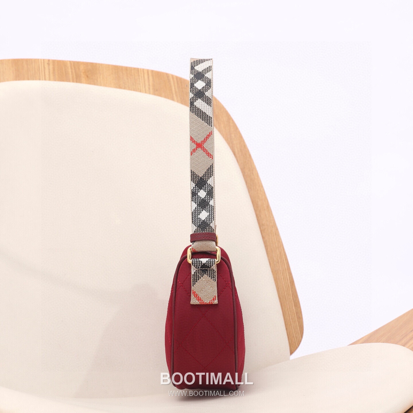 Burberry Half-Moon Tailored Shoulder Bag 버버리 하프문 테일러드 숄더백 23.5cm 4