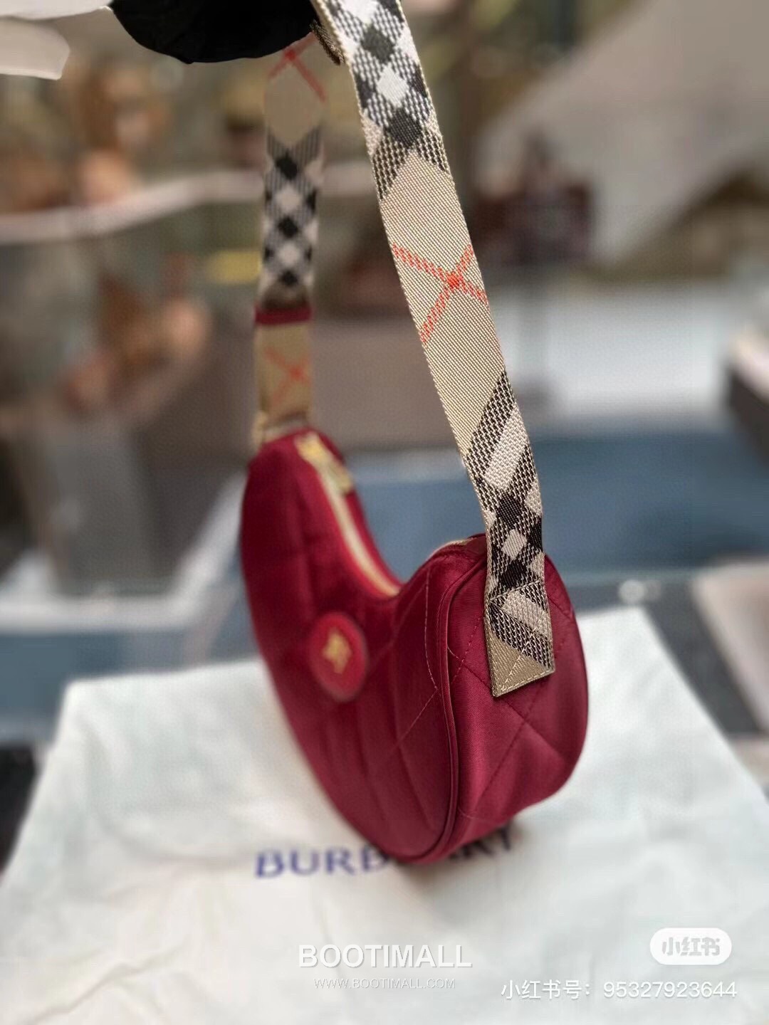 Burberry Half-Moon Tailored Shoulder Bag 버버리 하프문 테일러드 숄더백 23.5cm 11