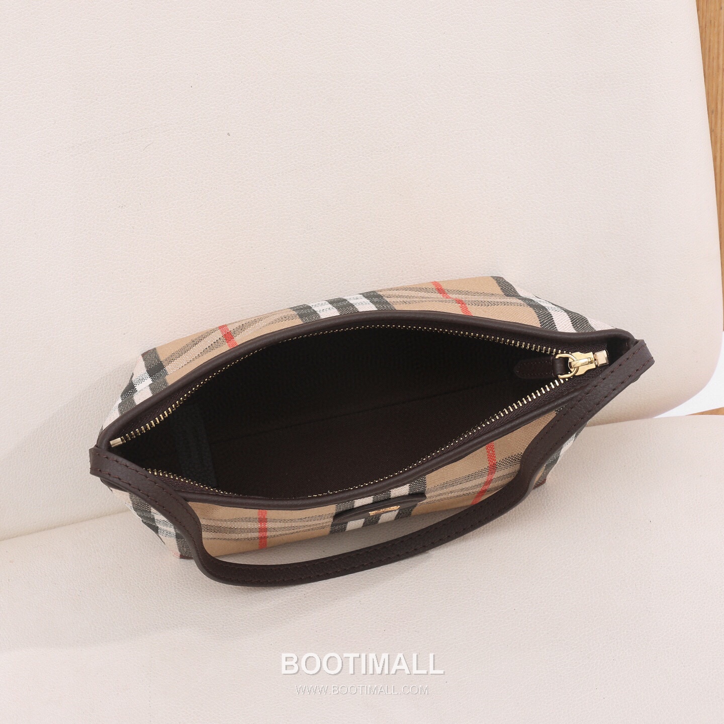 Burberry Vintage Check Canvas Hobo Vintage Check Canvas Brown Shoulder Bag 버버리 빈티지 체크 캔버스 호보 빈티지 체크 캔버스 브라운 숄더백 26cm 17