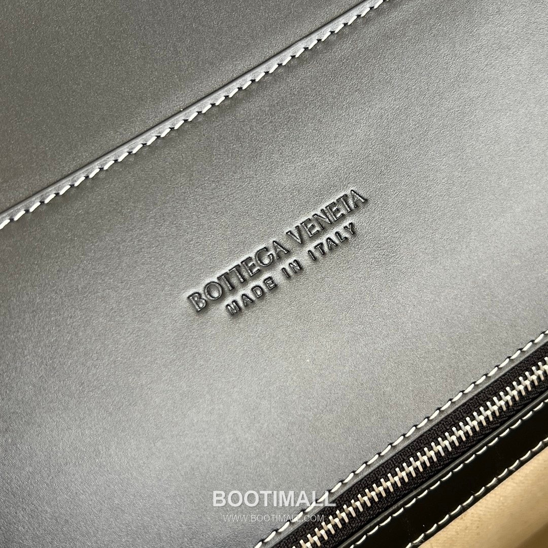 Bottega Veneta Andiamo Canvas Leather Tote Canvas, Leather Black Tote Bag 보테가 베네타 안디아모 캔버스 레더 토트 캔버스, 레더 블랙 토트백 43cm 11