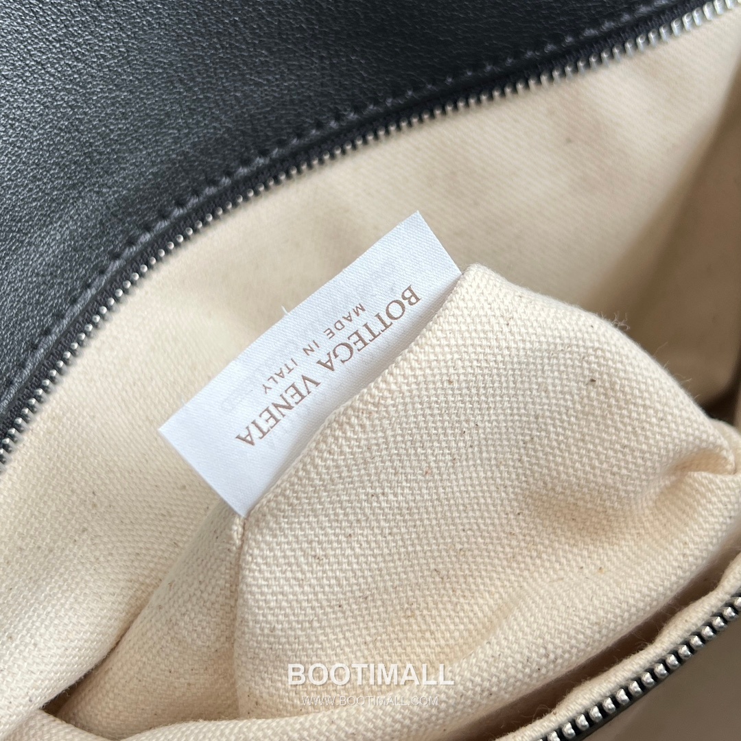 Bottega Veneta Andiamo Intrecciato Tote Smooth Leather, Intrecciato Leather Dark Tote Bag 보테가 베네타 안디아모 인트레치아토 토트 스무스 레더, 인트레치아토 레더 다크 토트백 43cm 9