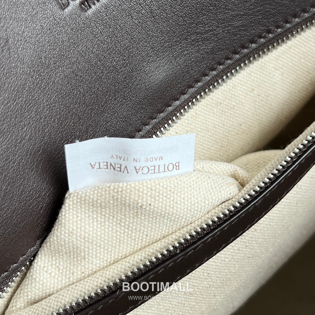 Bottega Veneta Andiamo Intrecciato Tote Smooth Leather, Intrecciato Leather Dark Tote Bag 보테가 베네타 안디아모 인트레치아토 토트 스무스 레더, 인트레치아토 레더 다크 토트백 43cm 9