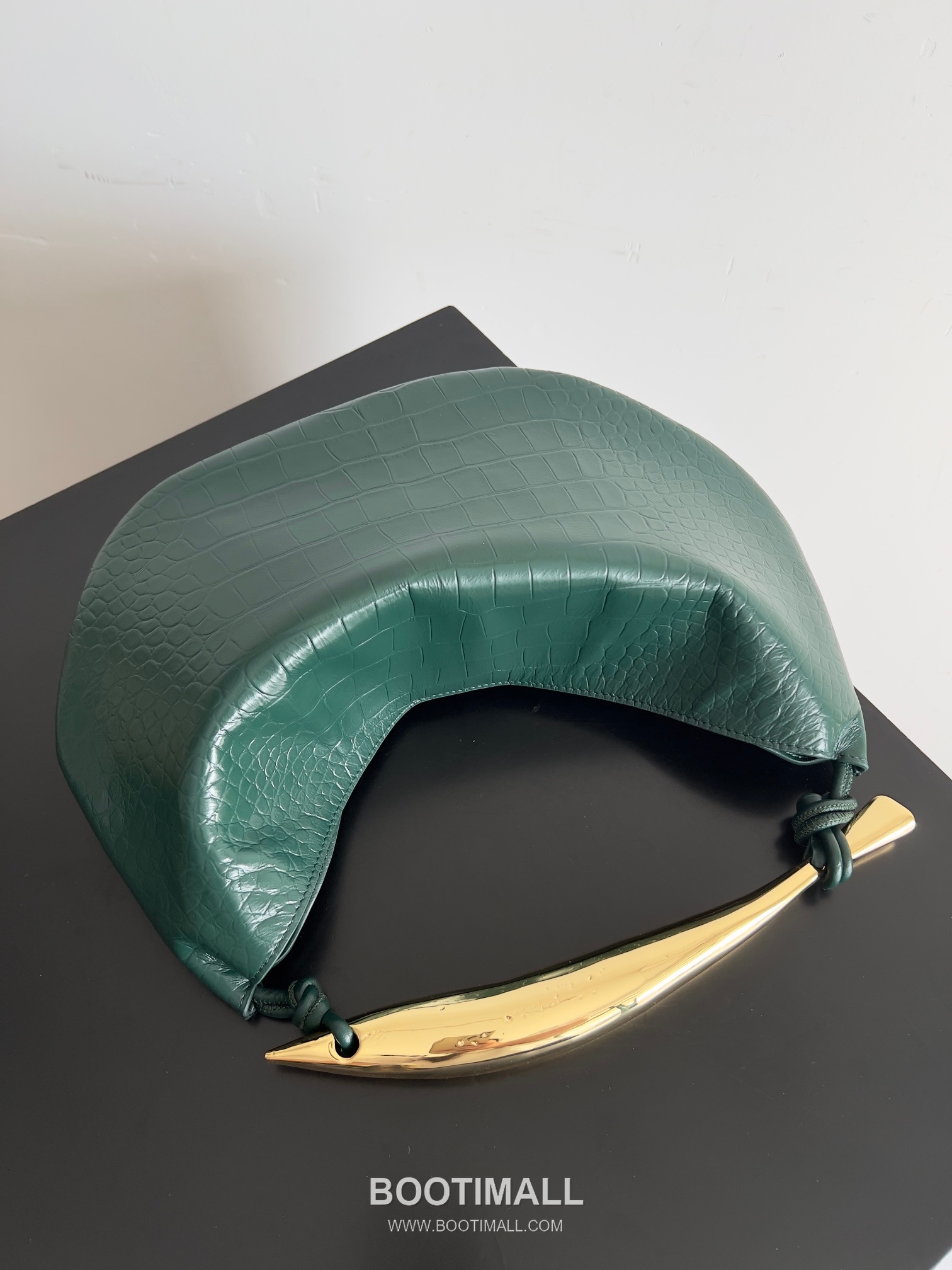 Bottega Veneta Sardine Croc-Embossed Large Croc-Embossed Cowhide Leather Green Shoulder Bag 보테가 베네타 사딘 크로커다일 엠보싱 라지 크로커다일 엠보싱 소가죽 그린 숄더백 36cm 9