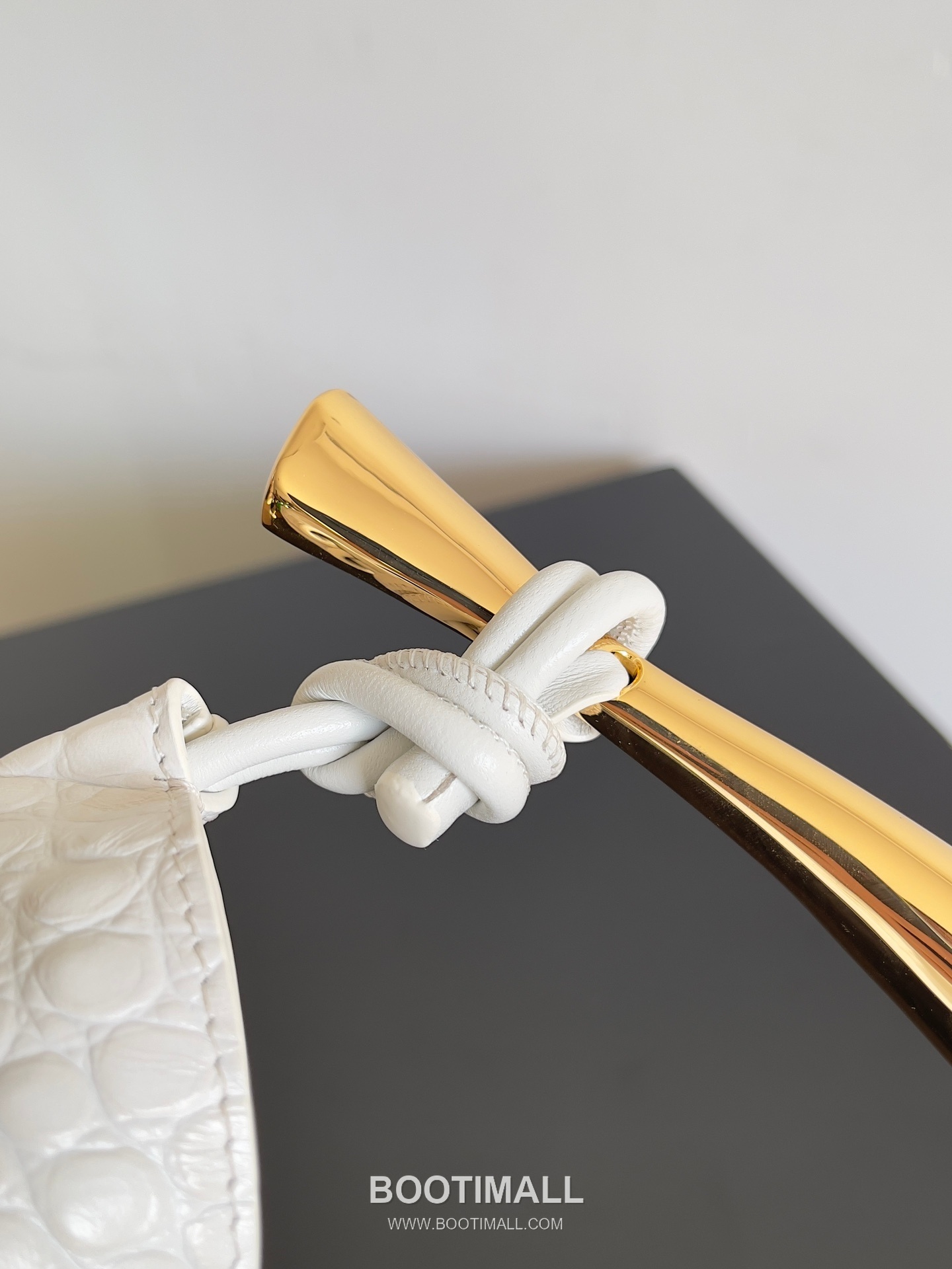 Bottega Veneta Sardine Croc-Embossed Large Croc-Embossed Cowhide Leather Green Shoulder Bag 보테가 베네타 사딘 크로커다일 엠보싱 라지 크로커다일 엠보싱 소가죽 그린 숄더백 36cm 7