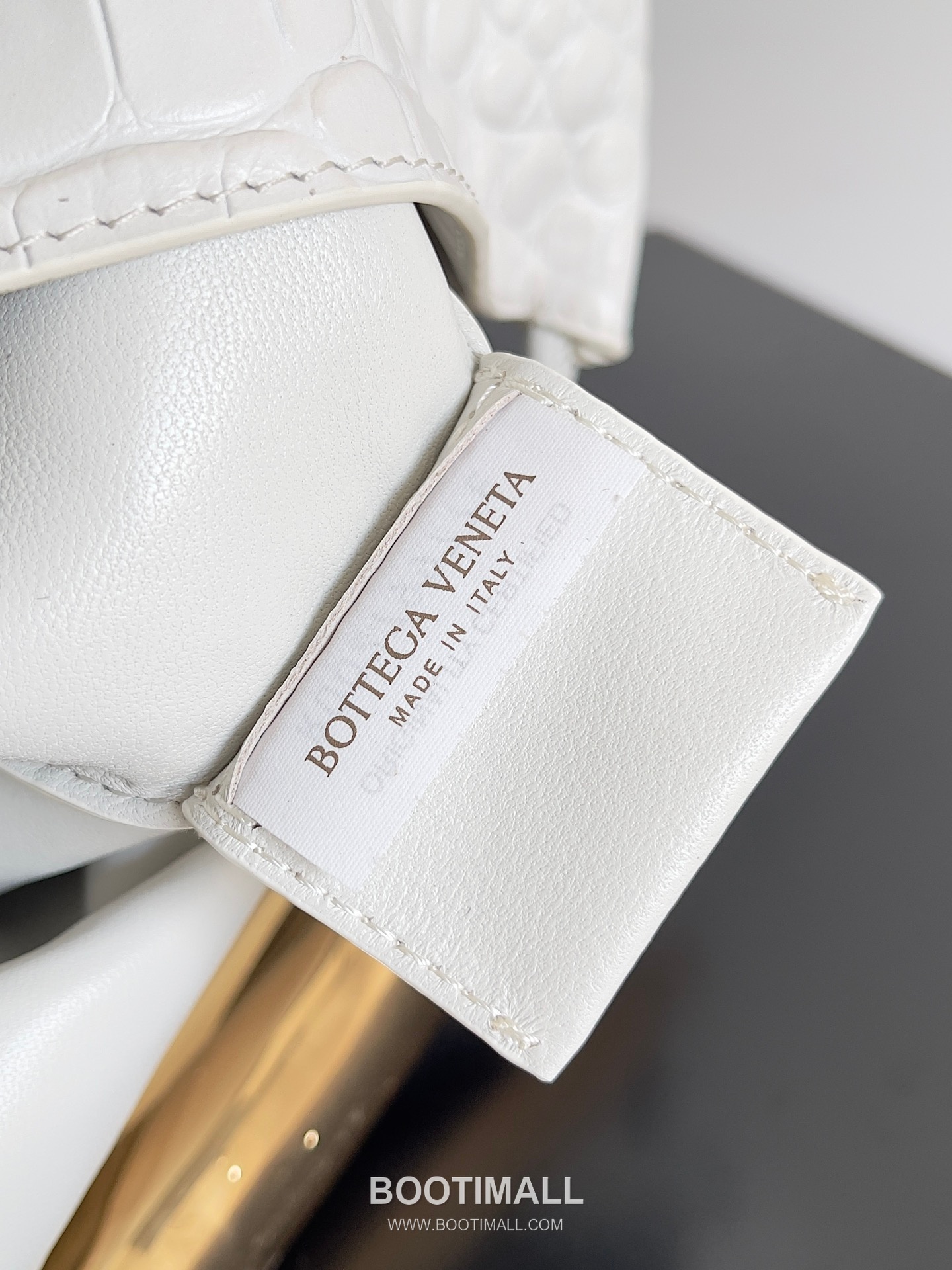 Bottega Veneta Sardine Croc-Embossed Large Croc-Embossed Cowhide Leather Green Shoulder Bag 보테가 베네타 사딘 크로커다일 엠보싱 라지 크로커다일 엠보싱 소가죽 그린 숄더백 36cm 10