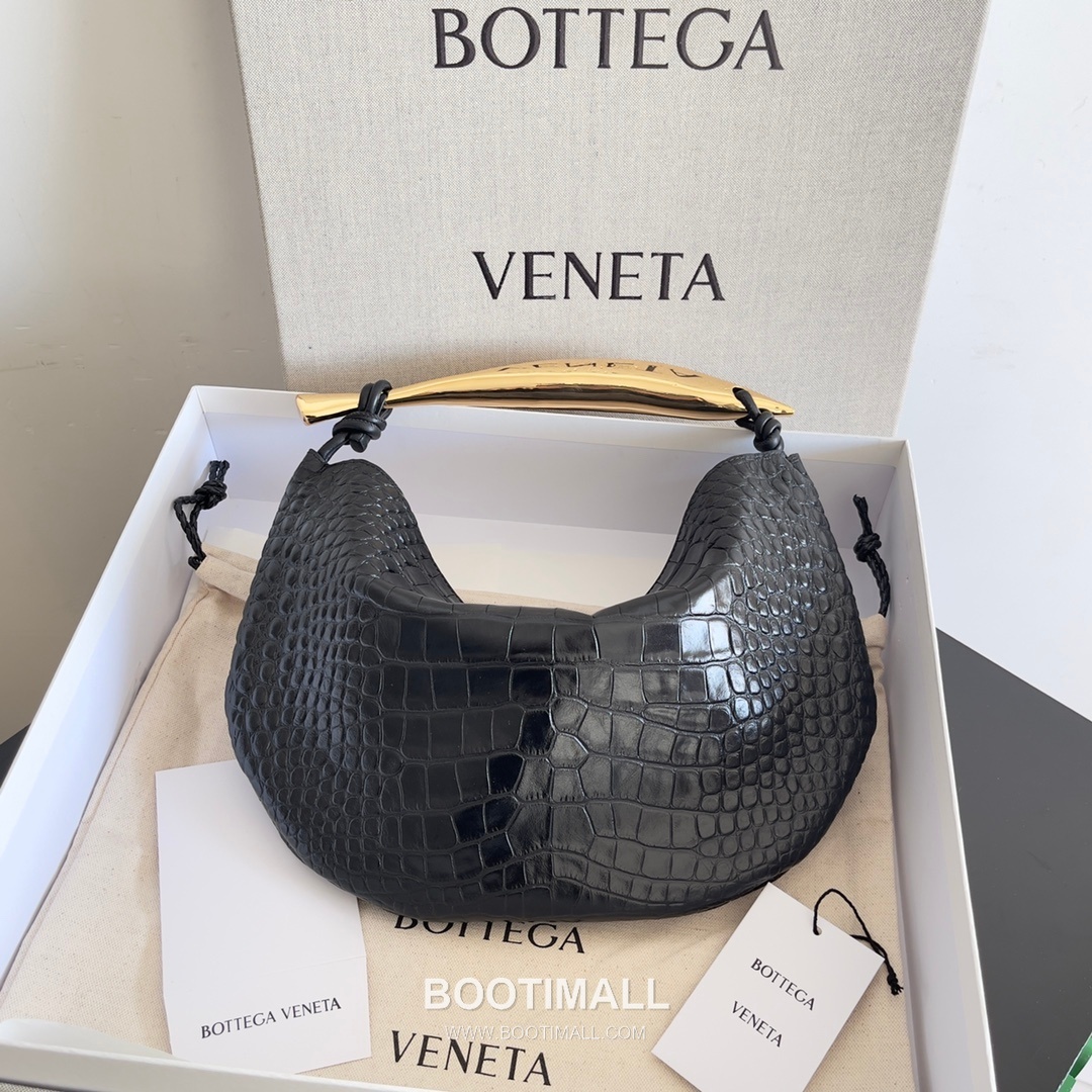 Bottega Veneta Sardine Croc-Embossed Large Croc-Embossed Cowhide Leather Green Shoulder Bag 보테가 베네타 사딘 크로커다일 엠보싱 라지 크로커다일 엠보싱 소가죽 그린 숄더백 36cm 1