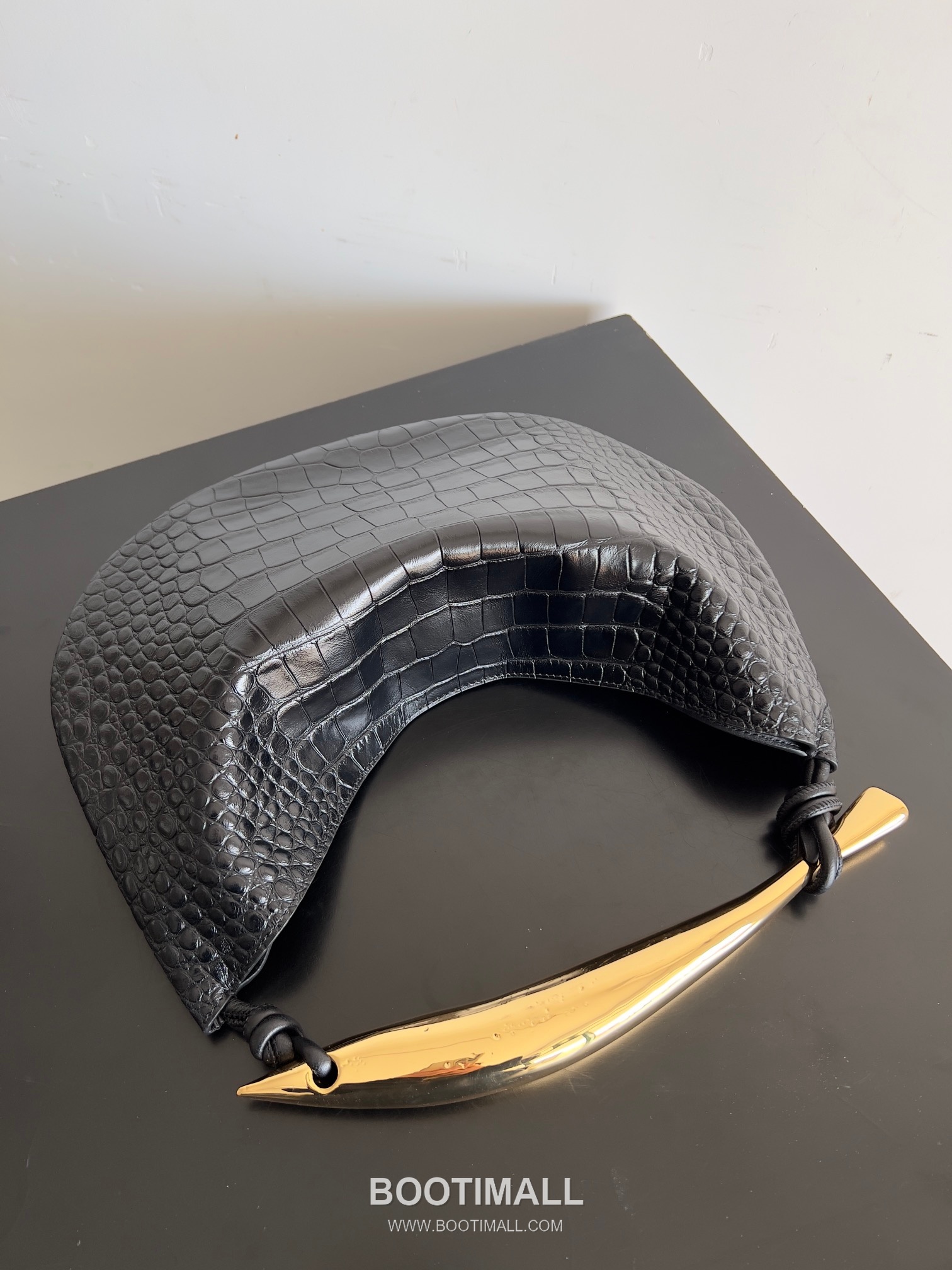 Bottega Veneta Sardine Croc-Embossed Large Croc-Embossed Cowhide Leather Green Shoulder Bag 보테가 베네타 사딘 크로커다일 엠보싱 라지 크로커다일 엠보싱 소가죽 그린 숄더백 36cm 3