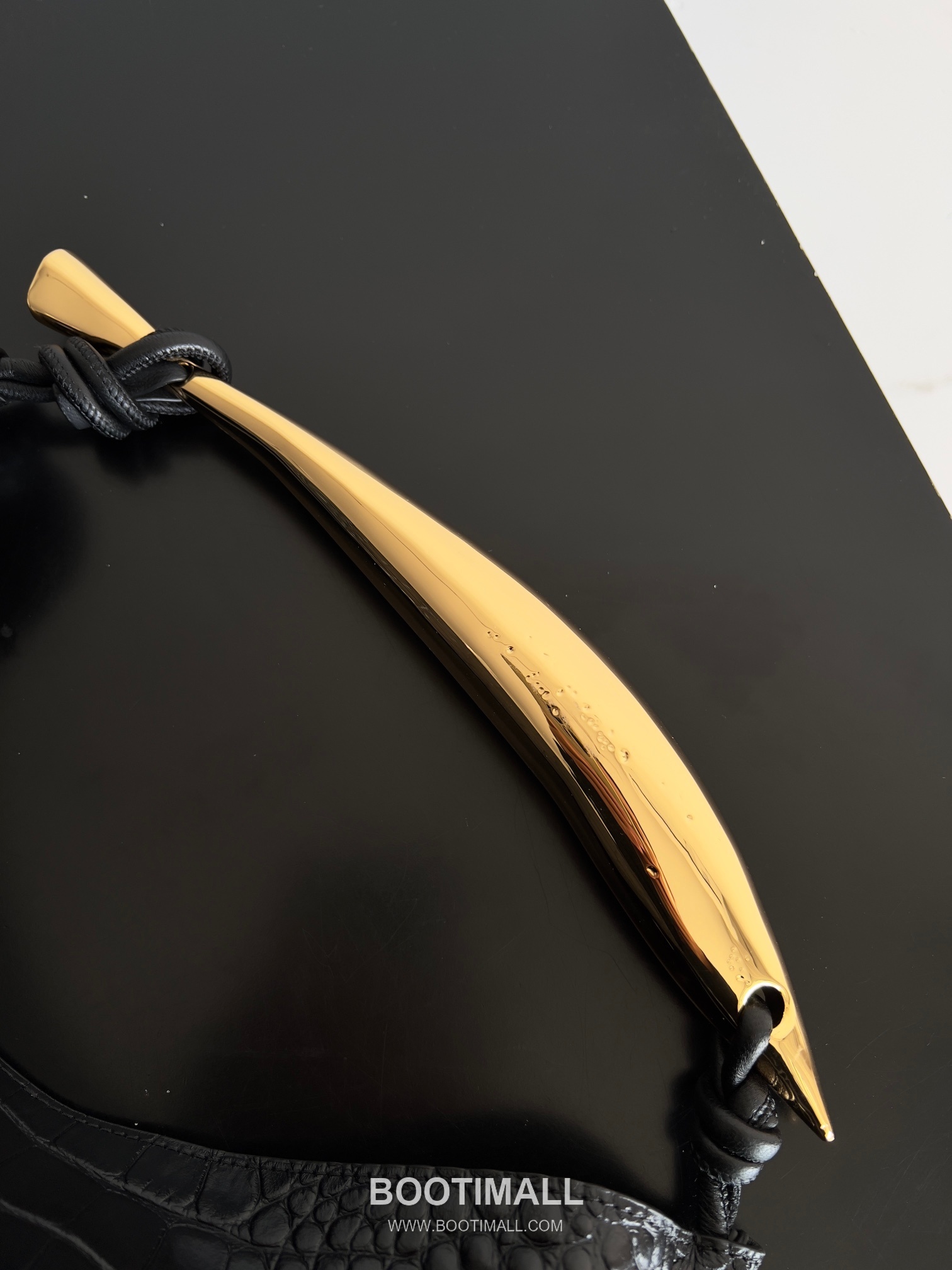 Bottega Veneta Sardine Croc-Embossed Large Croc-Embossed Cowhide Leather Green Shoulder Bag 보테가 베네타 사딘 크로커다일 엠보싱 라지 크로커다일 엠보싱 소가죽 그린 숄더백 36cm 6