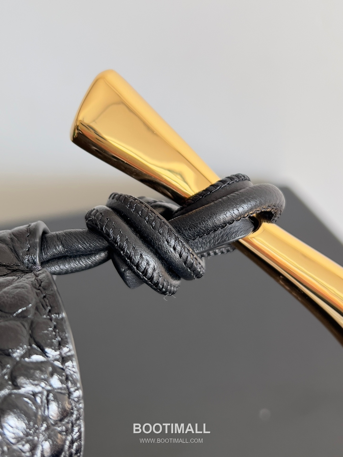 Bottega Veneta Sardine Croc-Embossed Large Croc-Embossed Cowhide Leather Green Shoulder Bag 보테가 베네타 사딘 크로커다일 엠보싱 라지 크로커다일 엠보싱 소가죽 그린 숄더백 36cm 7