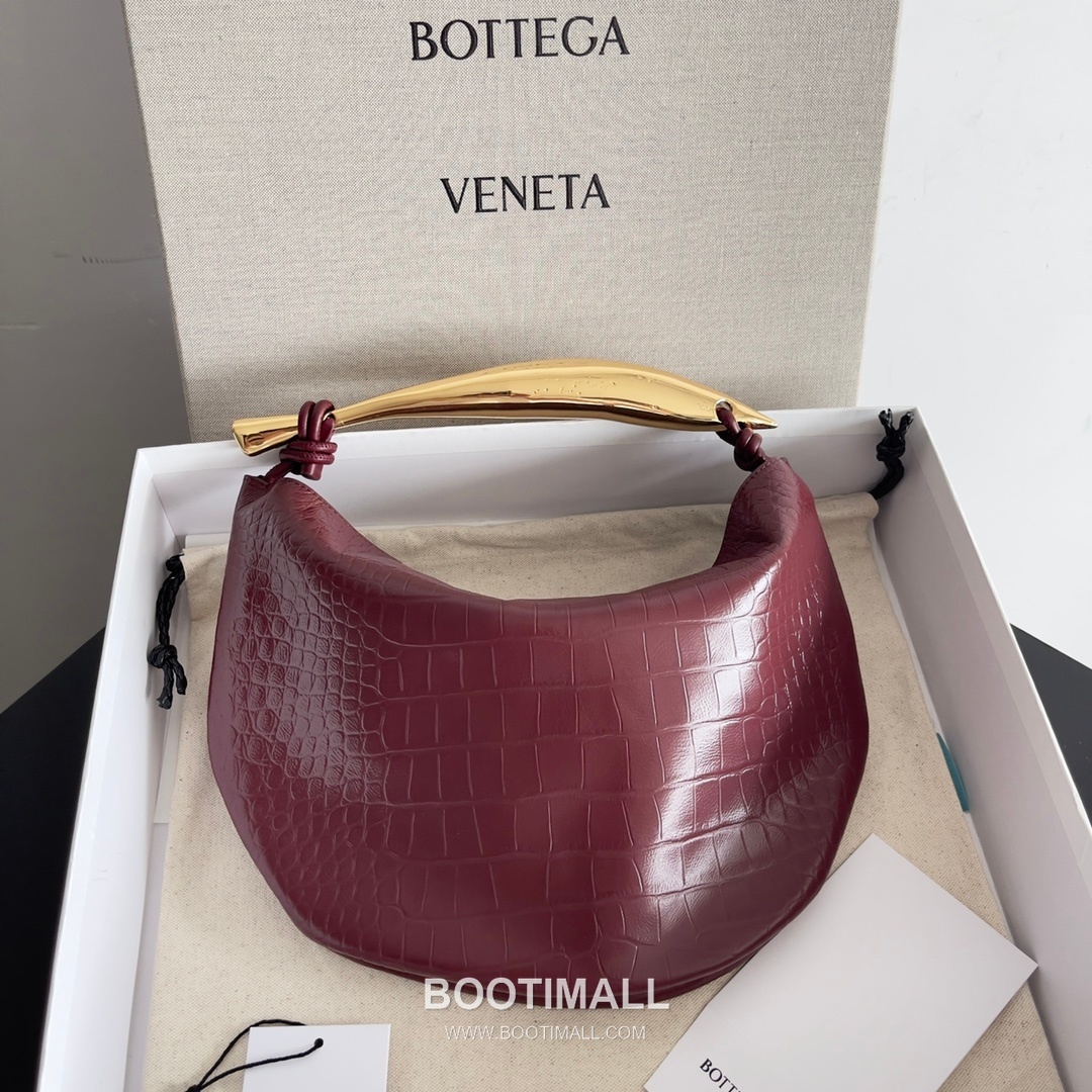 Bottega Veneta Sardine Croc-Embossed Large Croc-Embossed Cowhide Leather Green Shoulder Bag 보테가 베네타 사딘 크로커다일 엠보싱 라지 크로커다일 엠보싱 소가죽 그린 숄더백 36cm 1