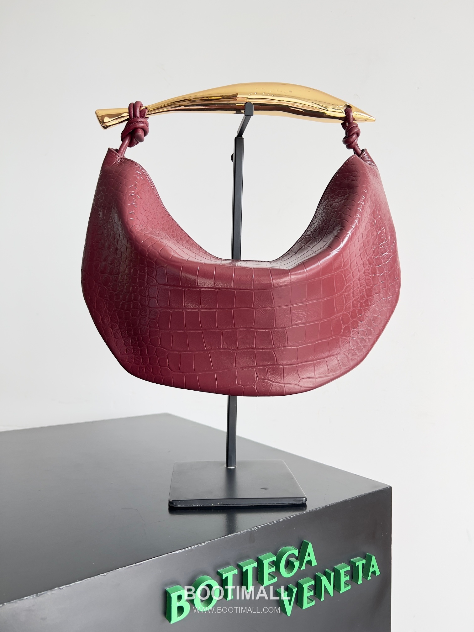 Bottega Veneta Sardine Croc-Embossed Large Croc-Embossed Cowhide Leather Green Shoulder Bag 보테가 베네타 사딘 크로커다일 엠보싱 라지 크로커다일 엠보싱 소가죽 그린 숄더백 36cm 2