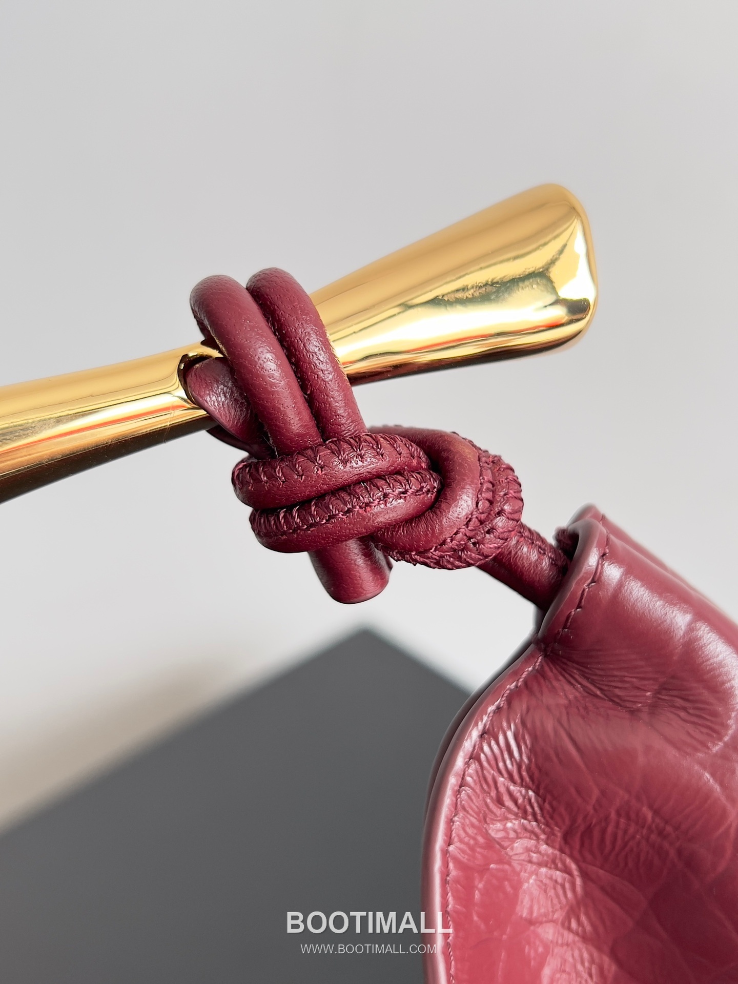 Bottega Veneta Sardine Croc-Embossed Large Croc-Embossed Cowhide Leather Green Shoulder Bag 보테가 베네타 사딘 크로커다일 엠보싱 라지 크로커다일 엠보싱 소가죽 그린 숄더백 36cm 7