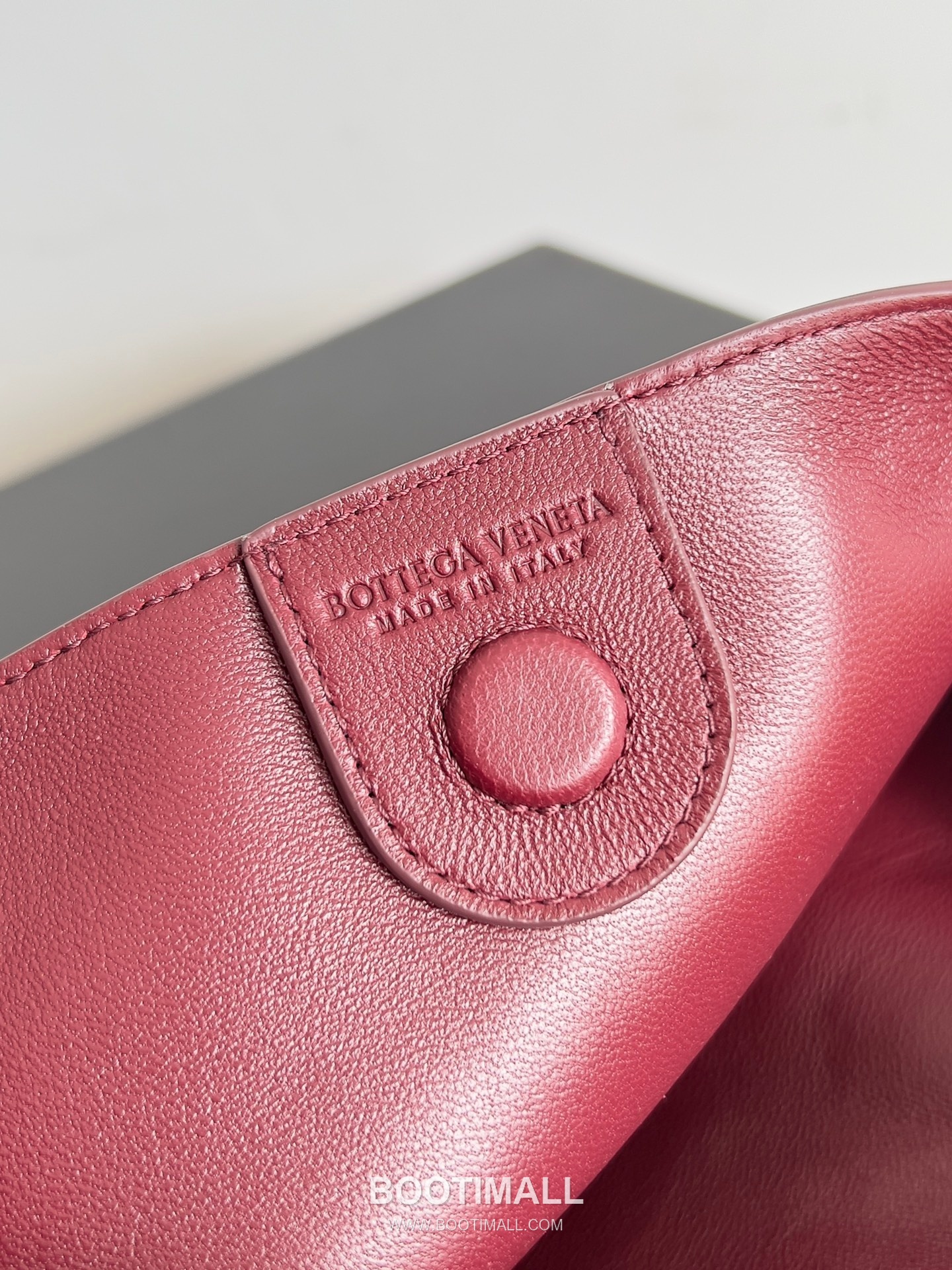 Bottega Veneta Sardine Croc-Embossed Large Croc-Embossed Cowhide Leather Green Shoulder Bag 보테가 베네타 사딘 크로커다일 엠보싱 라지 크로커다일 엠보싱 소가죽 그린 숄더백 36cm 9