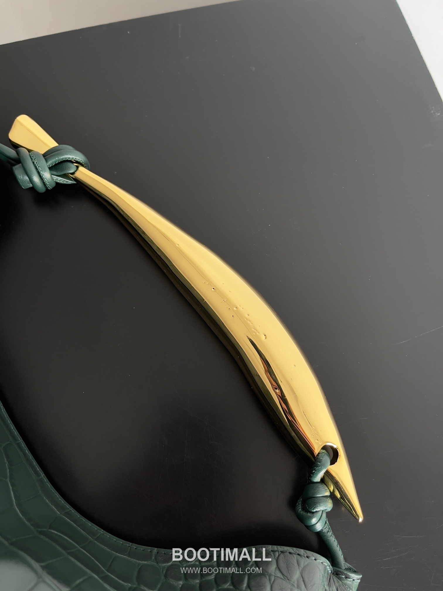 Bottega Veneta Sardine Croc-Embossed Large Croc-Embossed Cowhide Leather Green Shoulder Bag 보테가 베네타 사딘 크로커다일 엠보싱 라지 크로커다일 엠보싱 소가죽 그린 숄더백 36cm 6