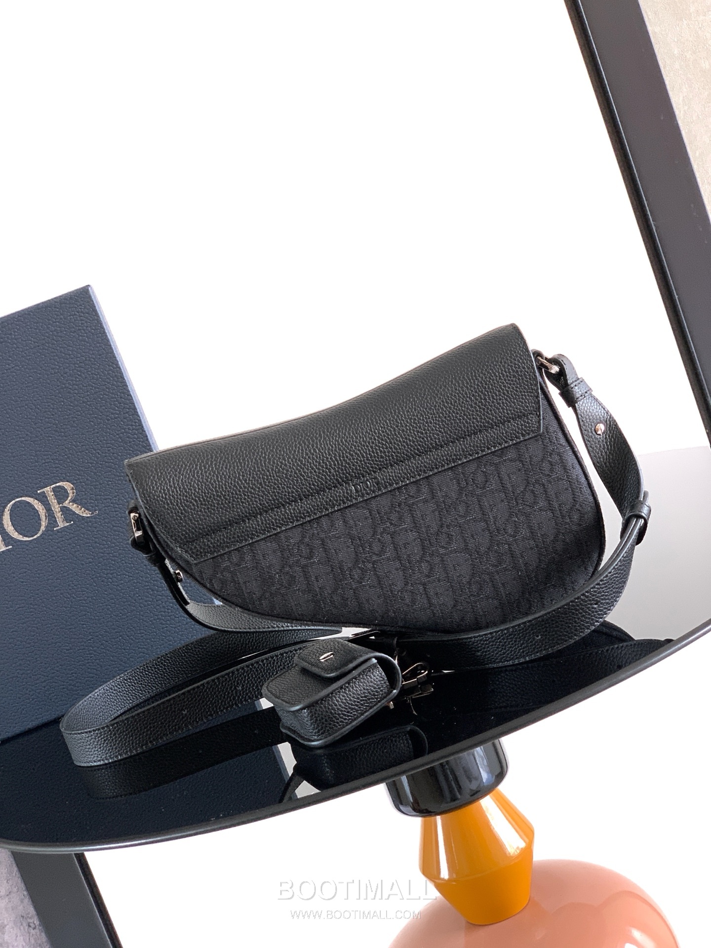 Dior Saddle Oblique Oblique Fabric & Grained Calfskin Black Crossbody Bag 디올 새들 오블리크 1ADPO413YKS 오블리크 패브릭 & 그레인드 카프스킨 블랙 크로스백 26cm 3