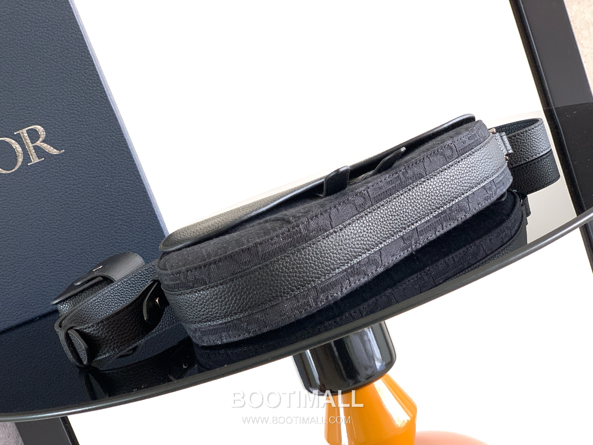 Dior Saddle Oblique Oblique Fabric & Grained Calfskin Black Crossbody Bag 디올 새들 오블리크 1ADPO413YKS 오블리크 패브릭 & 그레인드 카프스킨 블랙 크로스백 26cm 4