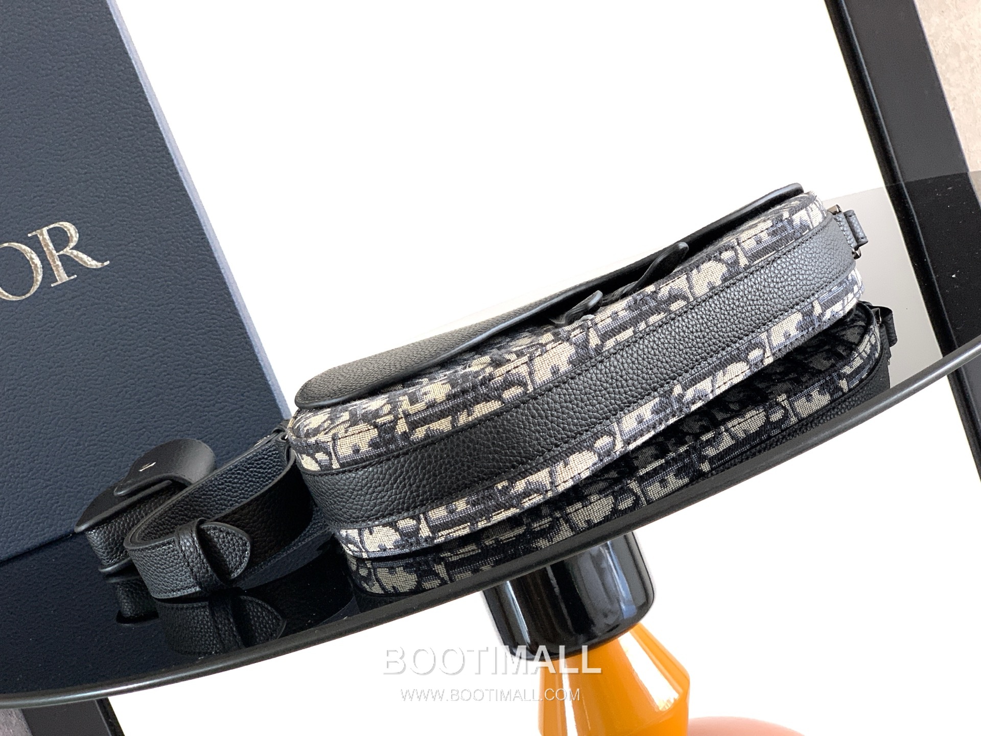 Dior Saddle Oblique Oblique Fabric & Grained Calfskin Black Crossbody Bag 디올 새들 오블리크 1ADPO413YKS 오블리크 패브릭 & 그레인드 카프스킨 블랙 크로스백 26cm 4