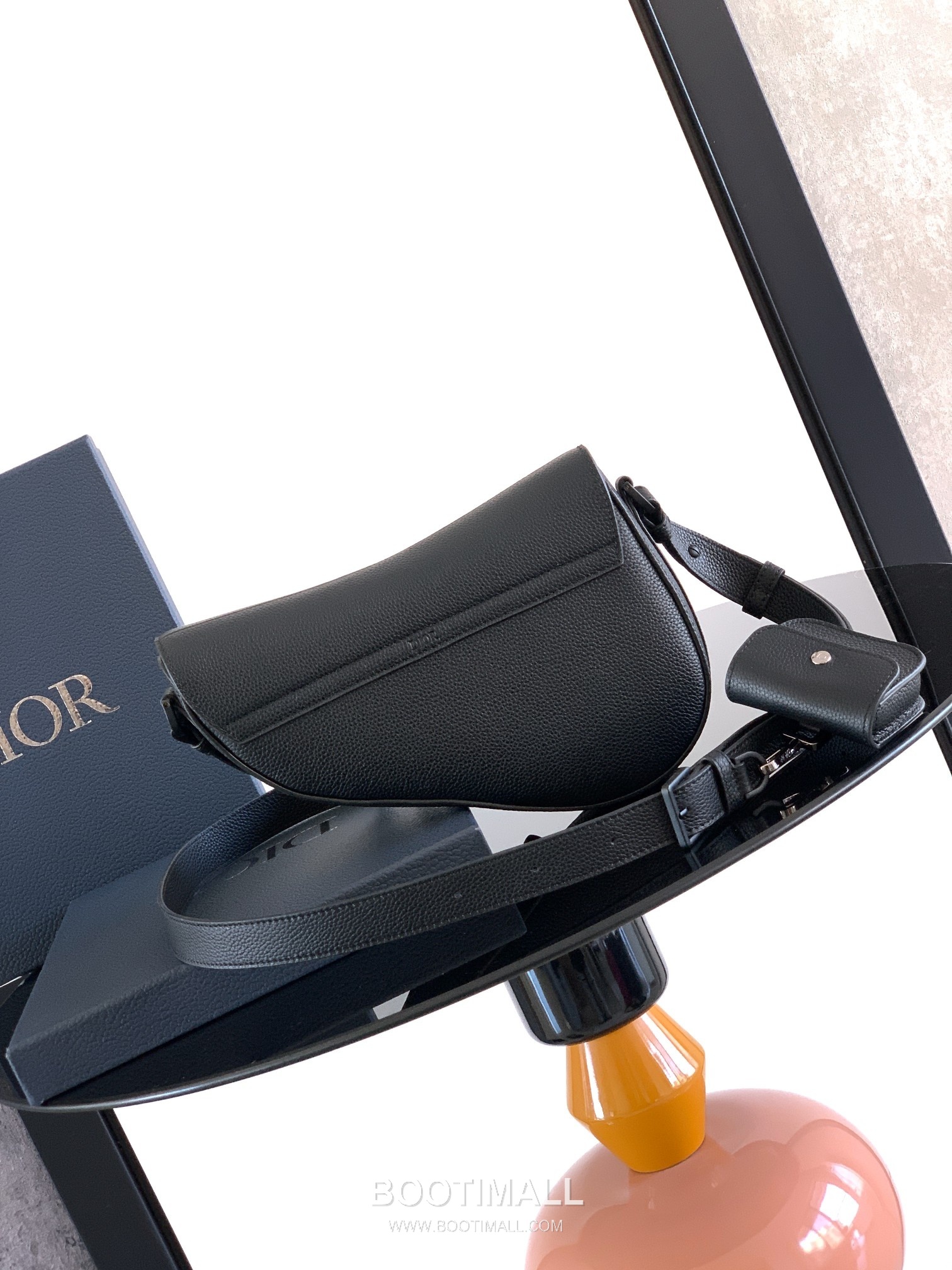 Dior Saddle Grained Grained Calfskin Black Crossbody Bag 디올 새들 그레인드 1ADPO413UC 그레인드 카프스킨 블랙 크로스백 26cm 3