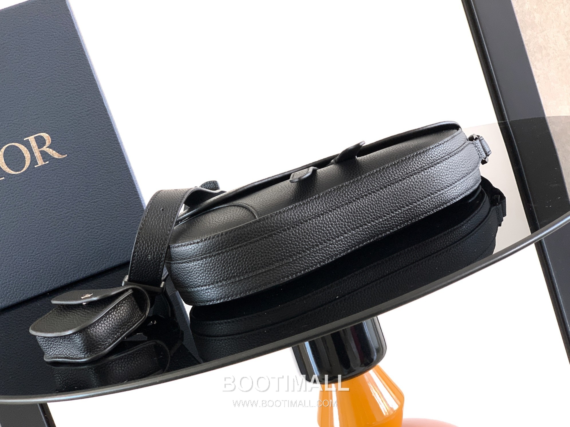 Dior Saddle Grained Grained Calfskin Black Crossbody Bag 디올 새들 그레인드 1ADPO413UC 그레인드 카프스킨 블랙 크로스백 26cm 4