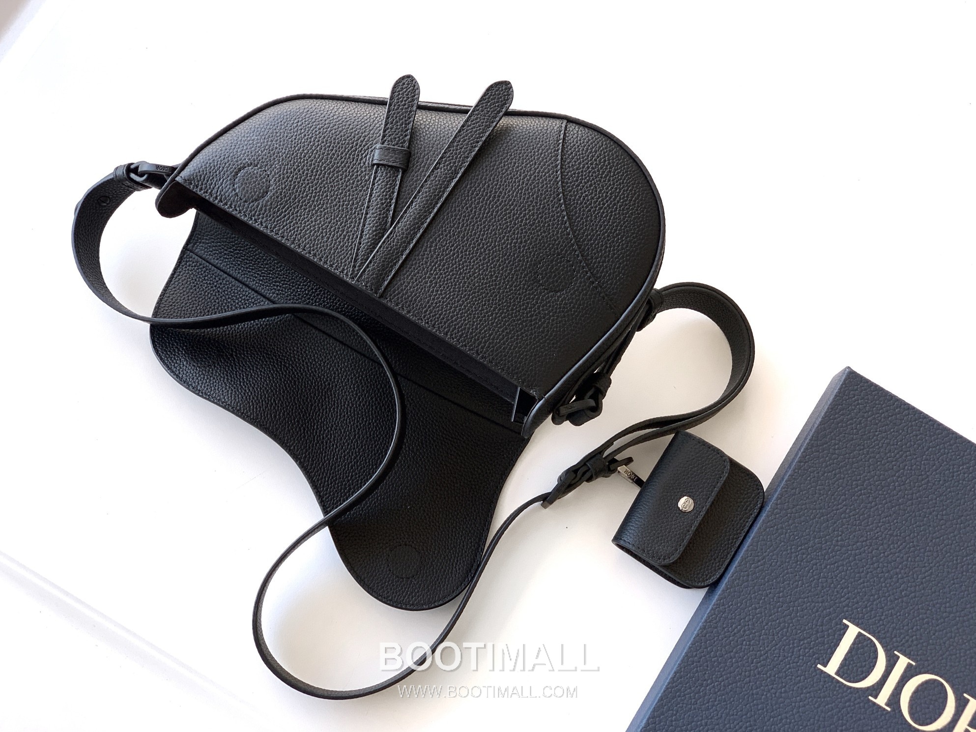 Dior Saddle Grained Grained Calfskin Black Crossbody Bag 디올 새들 그레인드 1ADPO413UC 그레인드 카프스킨 블랙 크로스백 26cm 5