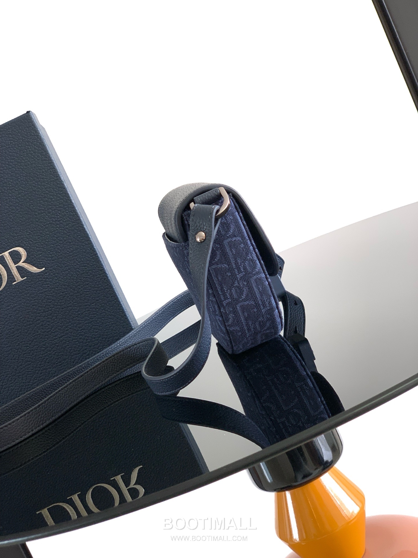 Dior Saddle Oblique Mini Messenger Grained Calfskin Navy Crossbody Bag 디올 새들 오블리크 미니 메신저 2ADCA435YKS 그레인드 카프스킨 네이비 크로스백 20cm 2