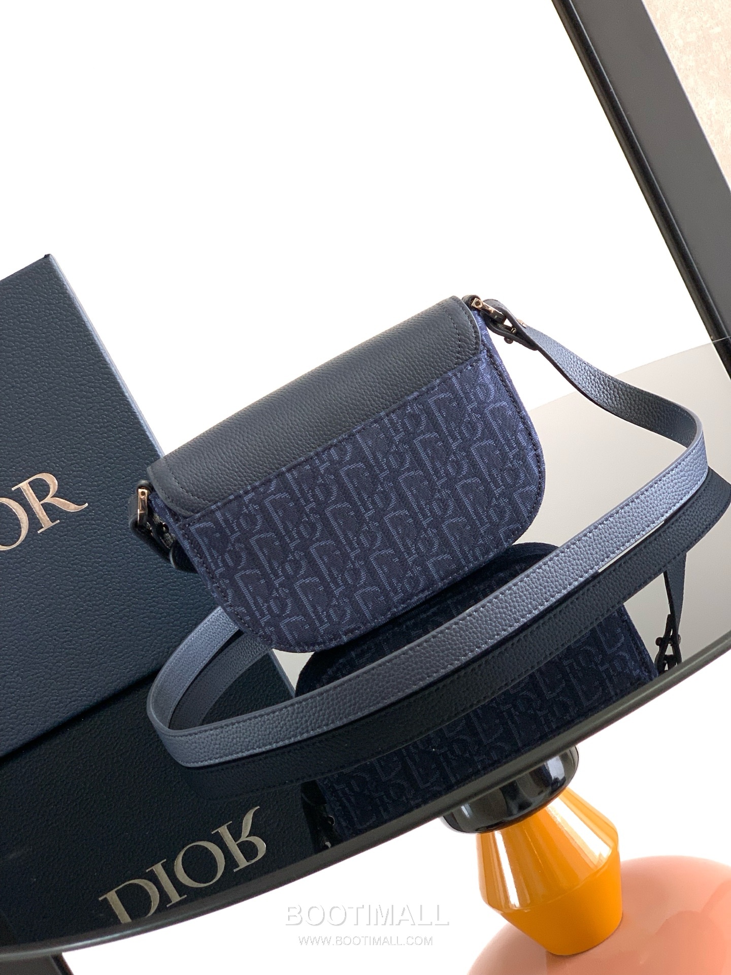 Dior Saddle Oblique Mini Messenger Grained Calfskin Navy Crossbody Bag 디올 새들 오블리크 미니 메신저 2ADCA435YKS 그레인드 카프스킨 네이비 크로스백 20cm 3