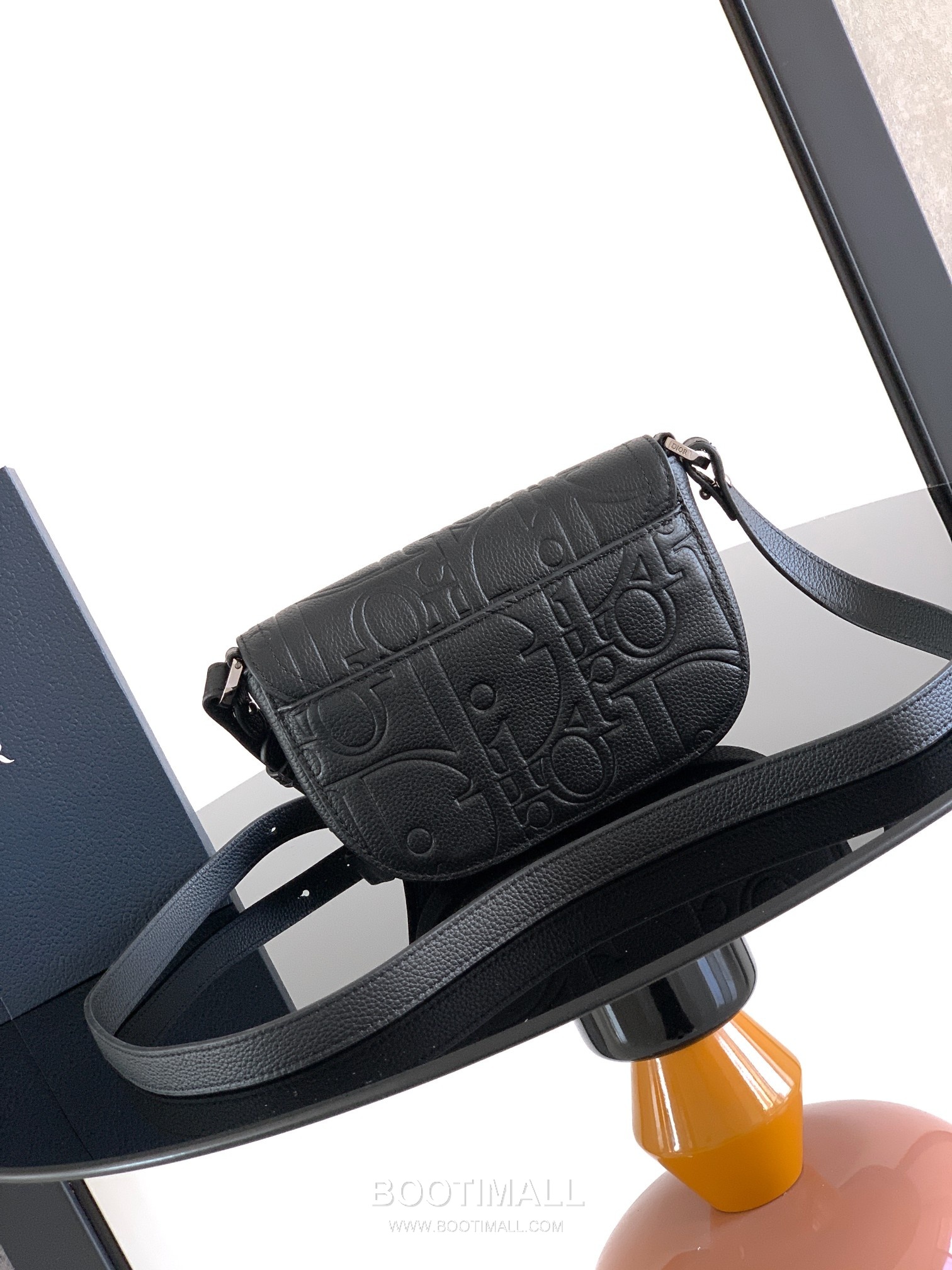 Dior Saddle Gravity Mini Embossed Cowhide Leather Black Messenger Bag 디올 새들 그래비티 미니 엠보싱 소가죽 블랙 메신저백 20cm 2