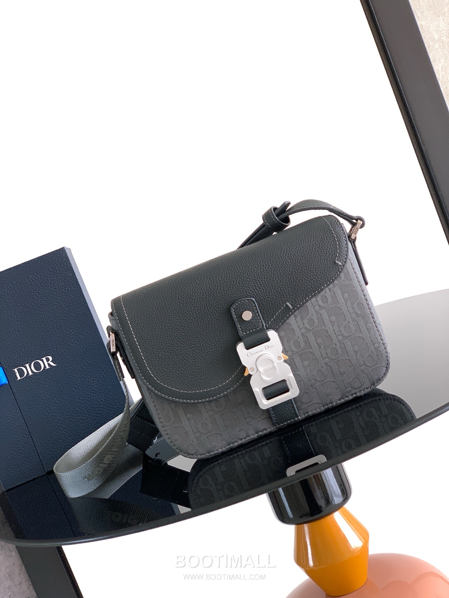 Dior Oblique Saddle Flap Messenger Oblique Printed Cotton Tech Fabric Grained Cowhide Black Messenger Bag 디올 오블리크 새들 플랩 메신저 오블리크 프린트 코튼 테크 패브릭 그레인드 소가죽 블랙 메신저백 23cm 1