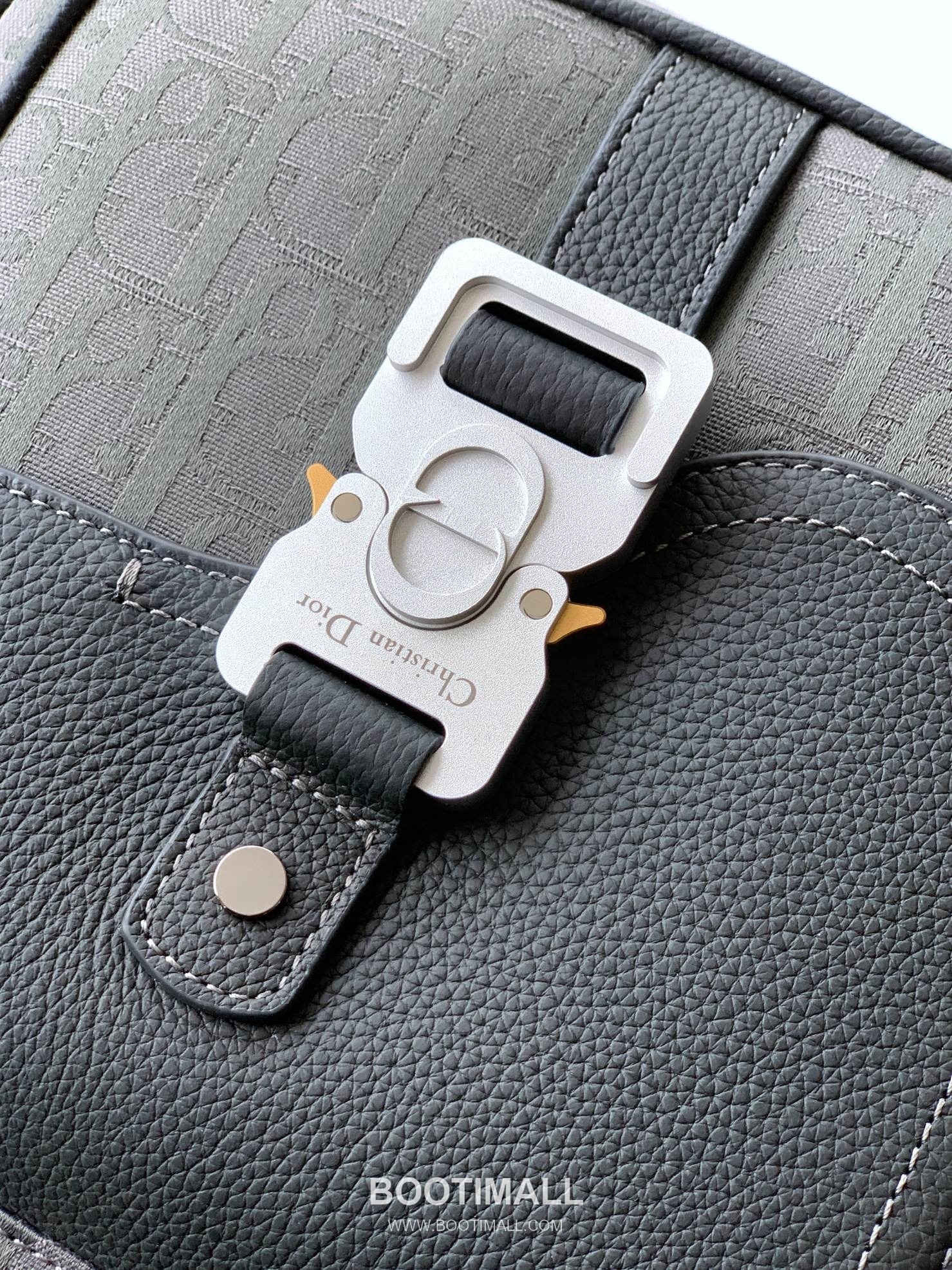 Dior Saddle Oblique Backpack 1ADBA200YKS Technical Fabric Cotton Grained Calfskin Navy 디올 새들 오블리크 백팩 1ADBA200YKS 테크니컬 패브릭 코튼 그레인드 카프스킨 네이비 41cm 7