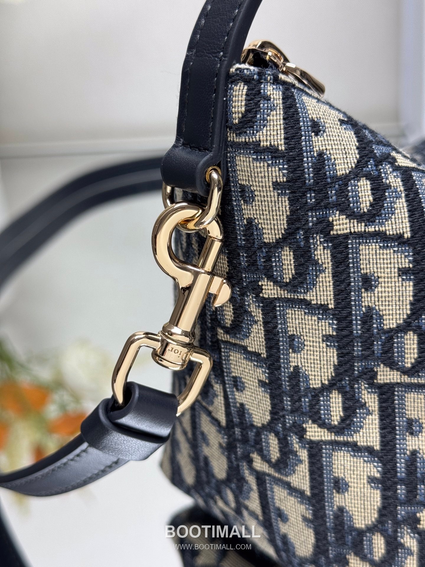 Louis Vuitton Natural Monogram Embroidered Lunch Box 5554 Embroidered Canvas Natural Crossbody Bag 루이비통 내추럴 모노그램 자수 런치 박스 5554 자수 캔버스 내추럴 크로스백 22cm 3