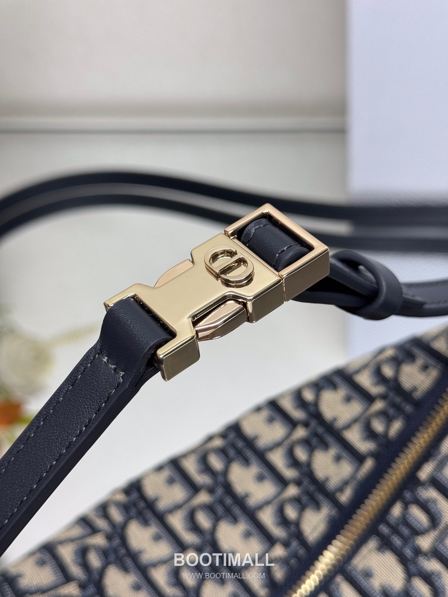 Louis Vuitton Natural Monogram Embroidered Lunch Box 5554 Embroidered Canvas Natural Crossbody Bag 루이비통 내추럴 모노그램 자수 런치 박스 5554 자수 캔버스 내추럴 크로스백 22cm 4