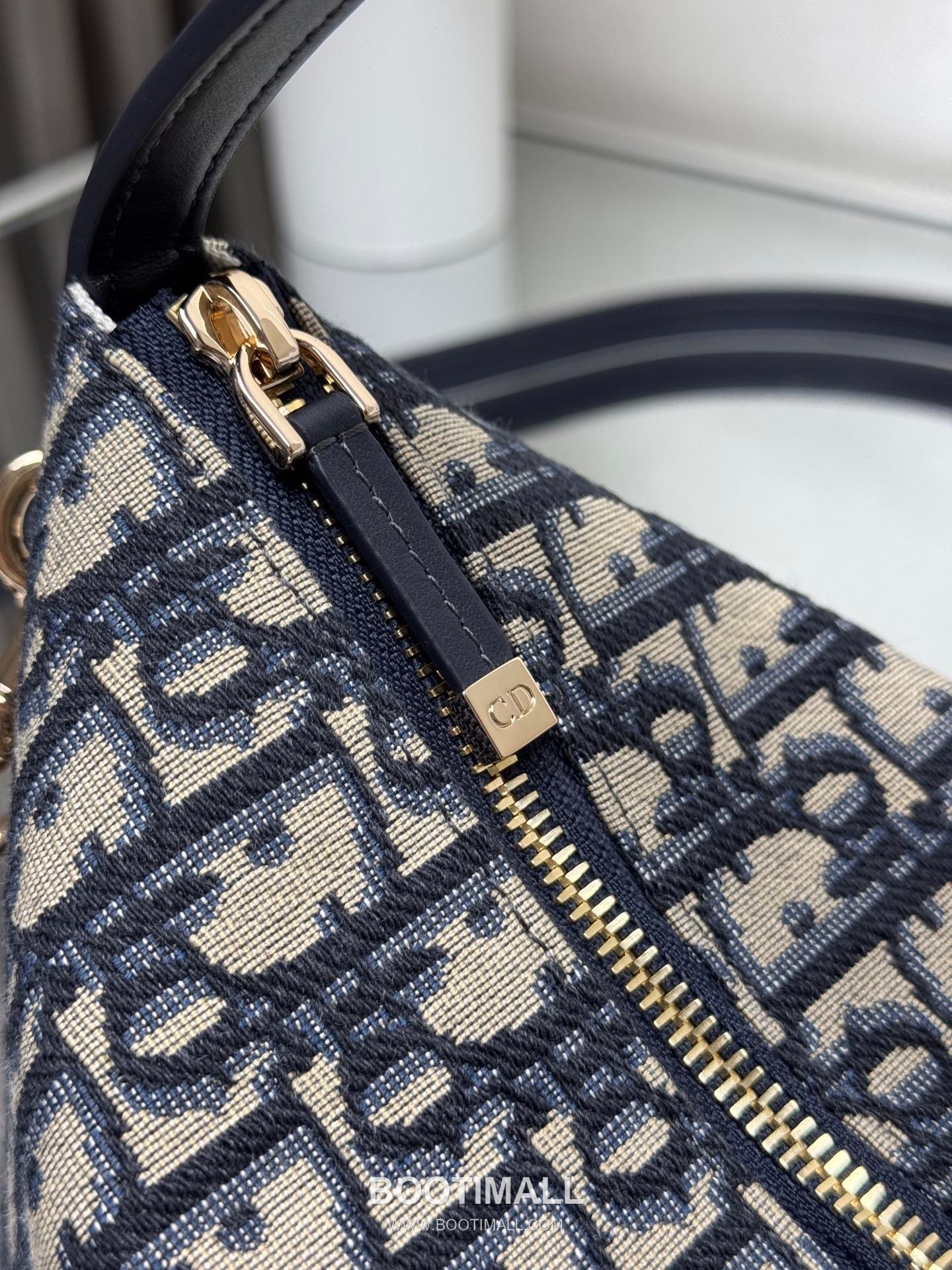 Louis Vuitton Natural Monogram Embroidered Lunch Box 5554 Embroidered Canvas Natural Crossbody Bag 루이비통 내추럴 모노그램 자수 런치 박스 5554 자수 캔버스 내추럴 크로스백 22cm 5