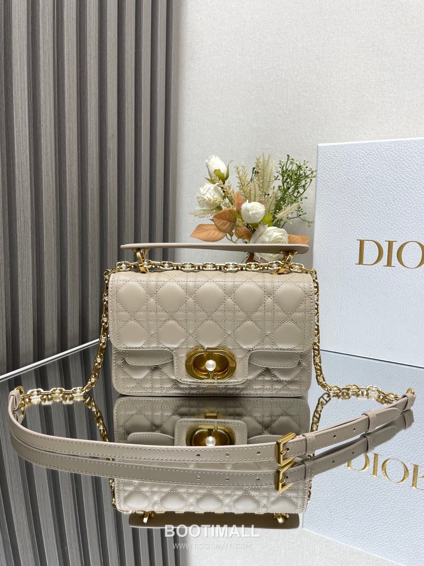 Dior Jolie Cannage Pearl Calfskin Leather Black Card Holder 디올 졸리 까나쥬 펄 카프스킨 레더 블랙 카드홀더 22cm 1