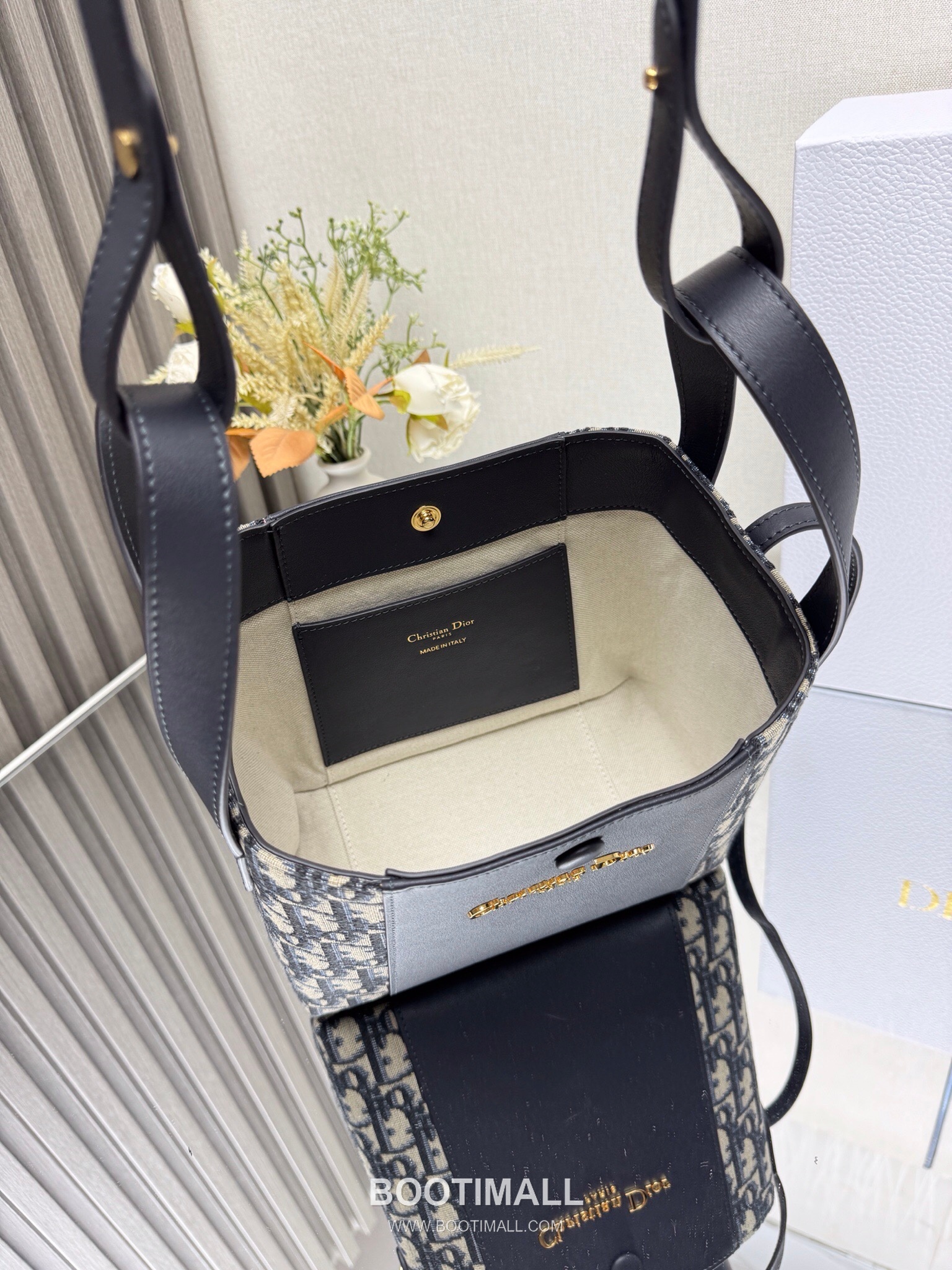 Louis Vuitton Signature Monogram Bucket Monogram Canvas Blue Bucket Bag 루이비통 시그니처 모노그램 버킷 모노그램 캔버스 블루 버킷백 21cm 16