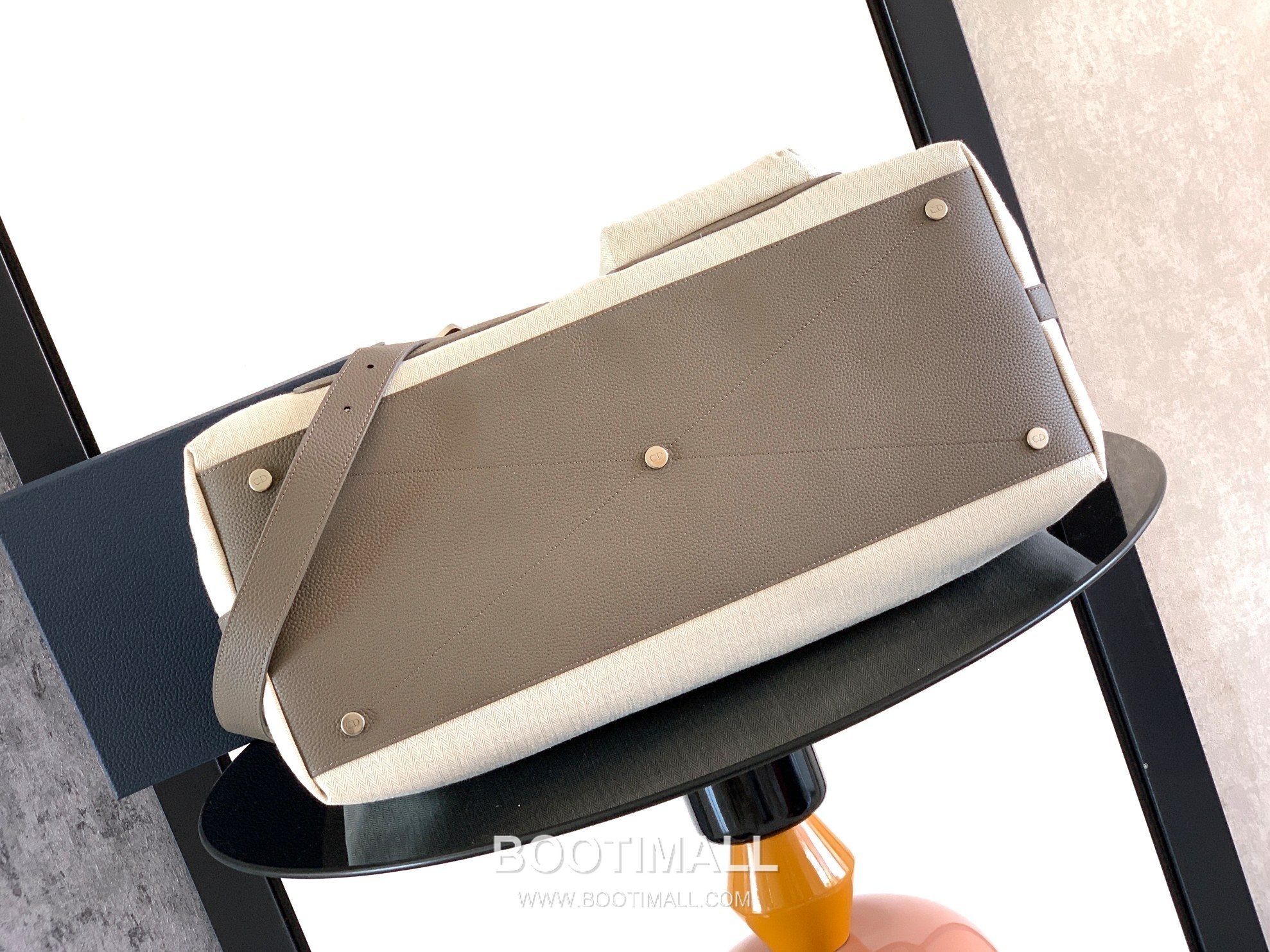 Dior Normandie Herringbone Icons Large Cotton Canvas Calfskin Beige Tote Bag 디올 노르망디 헤링본 아이콘 라지 코튼 캔버스 카프스킨 베이지 토트백 49cm 4