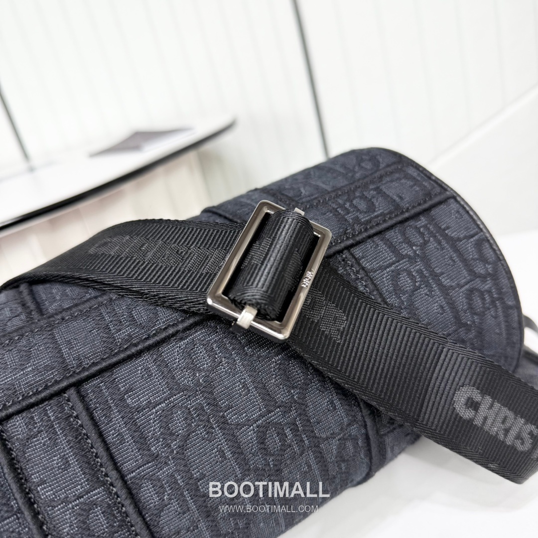 Dior Oblique Zip Messenger Oblique Fabric Black Messenger Bag 디올 오블리크 지퍼 메신저 1ESPO397YJZ_H03E 오블리크 패브릭 블랙 메신저백 26cm 15