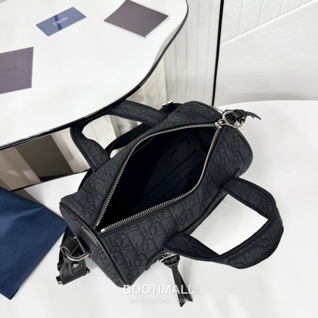 Dior Oblique Zip Messenger Oblique Fabric Black Messenger Bag 디올 오블리크 지퍼 메신저 1ESPO397YJZ_H03E 오블리크 패브릭 블랙 메신저백 26cm 17