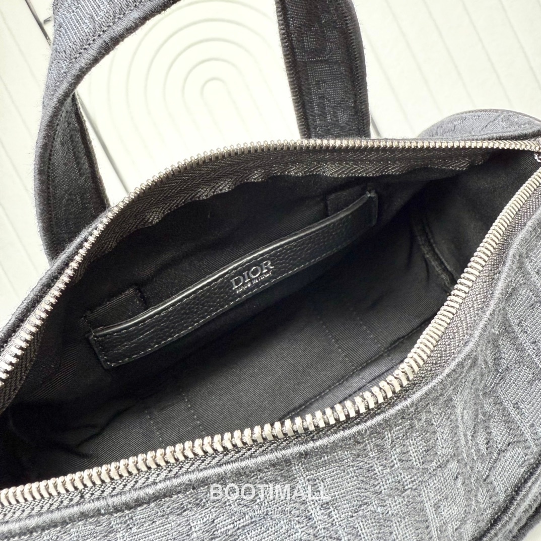 Dior Oblique Zip Messenger Oblique Fabric Black Messenger Bag 디올 오블리크 지퍼 메신저 1ESPO397YJZ_H03E 오블리크 패브릭 블랙 메신저백 26cm 18